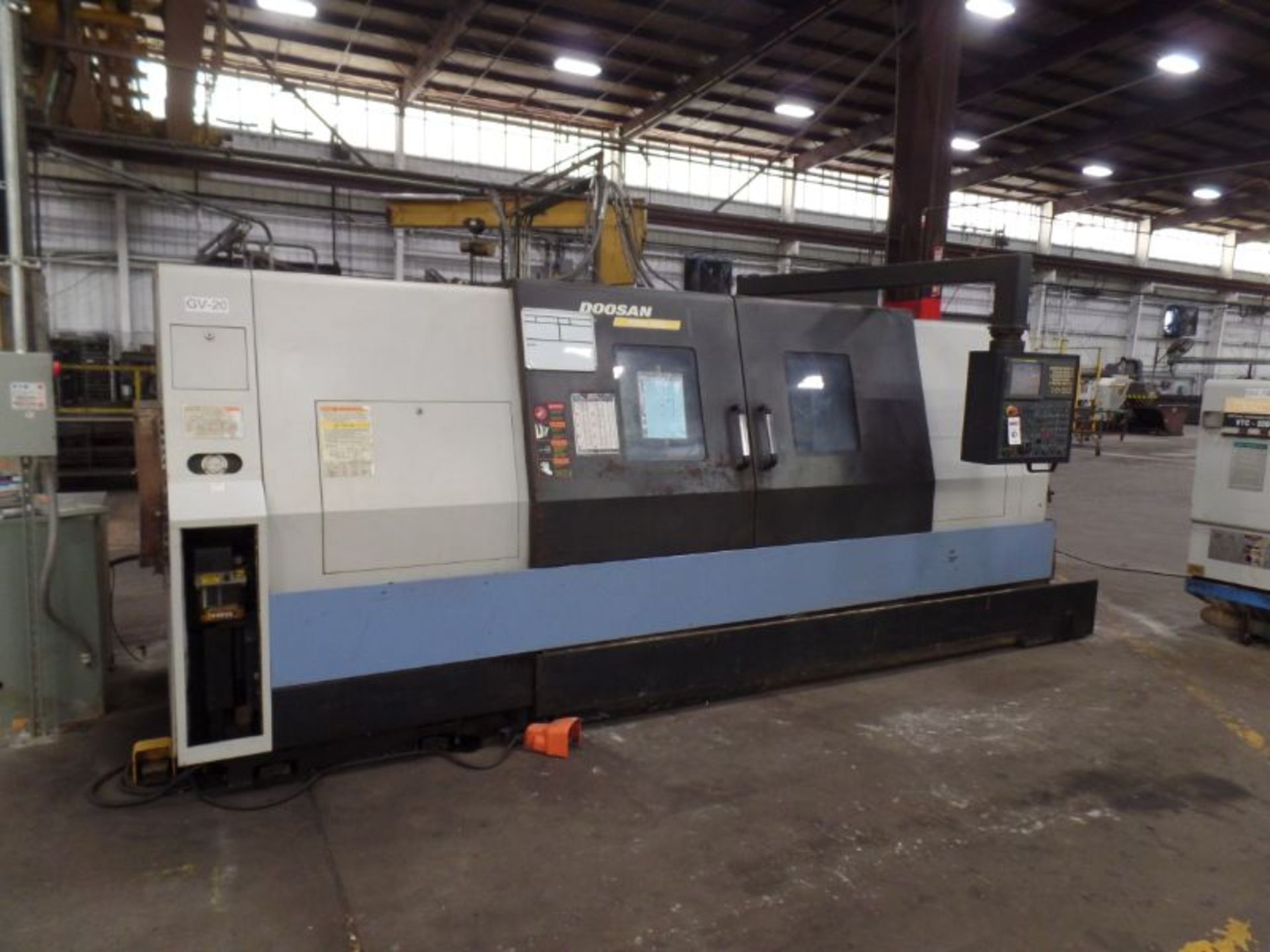 Doosan Puma 400LC, Fanuc 21i-TB, 30” SW, 21.7” Max. Turn Dia. x 82” Max. Turn Length, 7.1” Spindle - Image 2 of 14