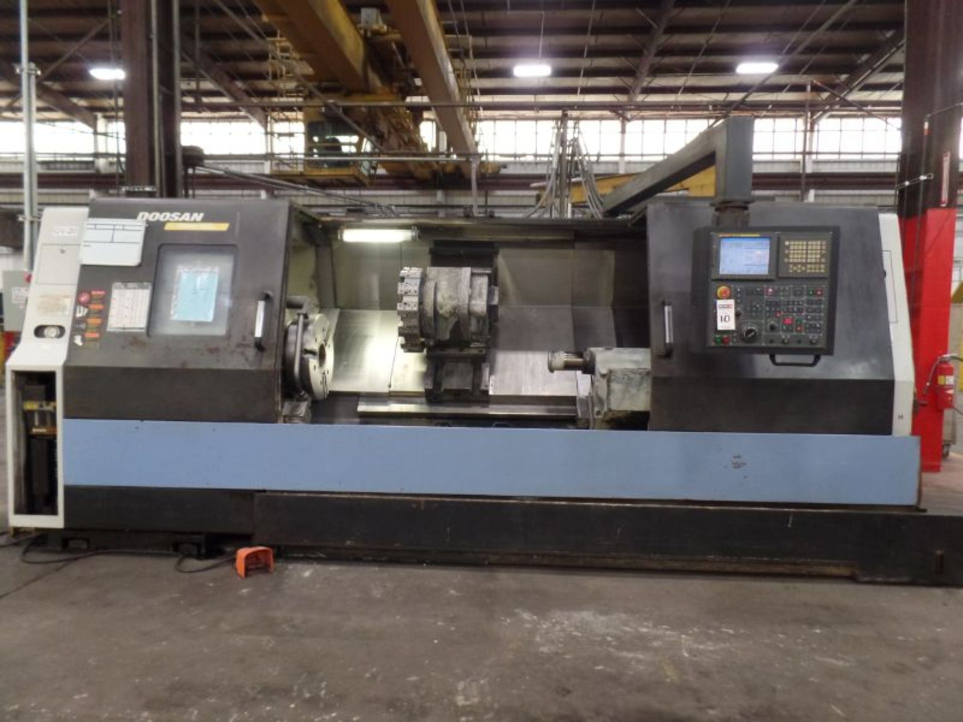 Doosan Puma 400LC, Fanuc 21i-TB, 30” SW, 21.7” Max. Turn Dia. x 82” Max. Turn Length, 7.1” Spindle - Image 4 of 14