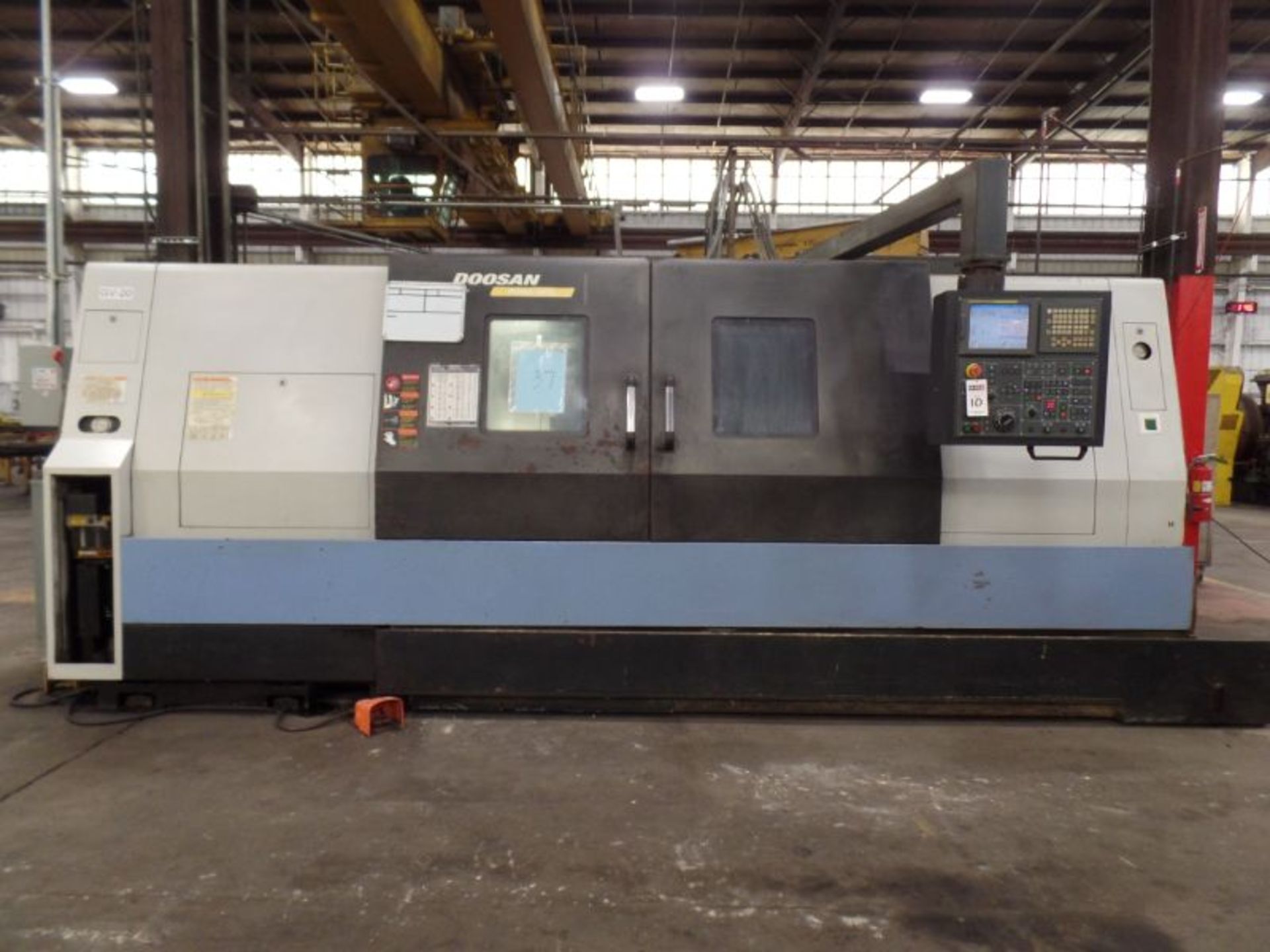 Doosan Puma 400LC, Fanuc 21i-TB, 30” SW, 21.7” Max. Turn Dia. x 82” Max. Turn Length, 7.1” Spindle