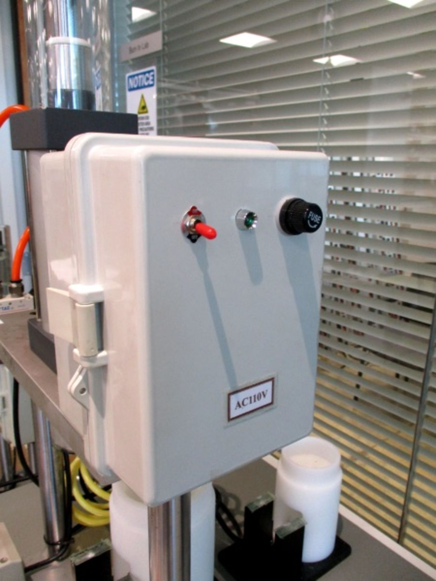Electric Pneumatic 2 post press with Fonray Air Cylinder, MDL# ASCJ-63M100-30, Palm buttons and - Image 2 of 3