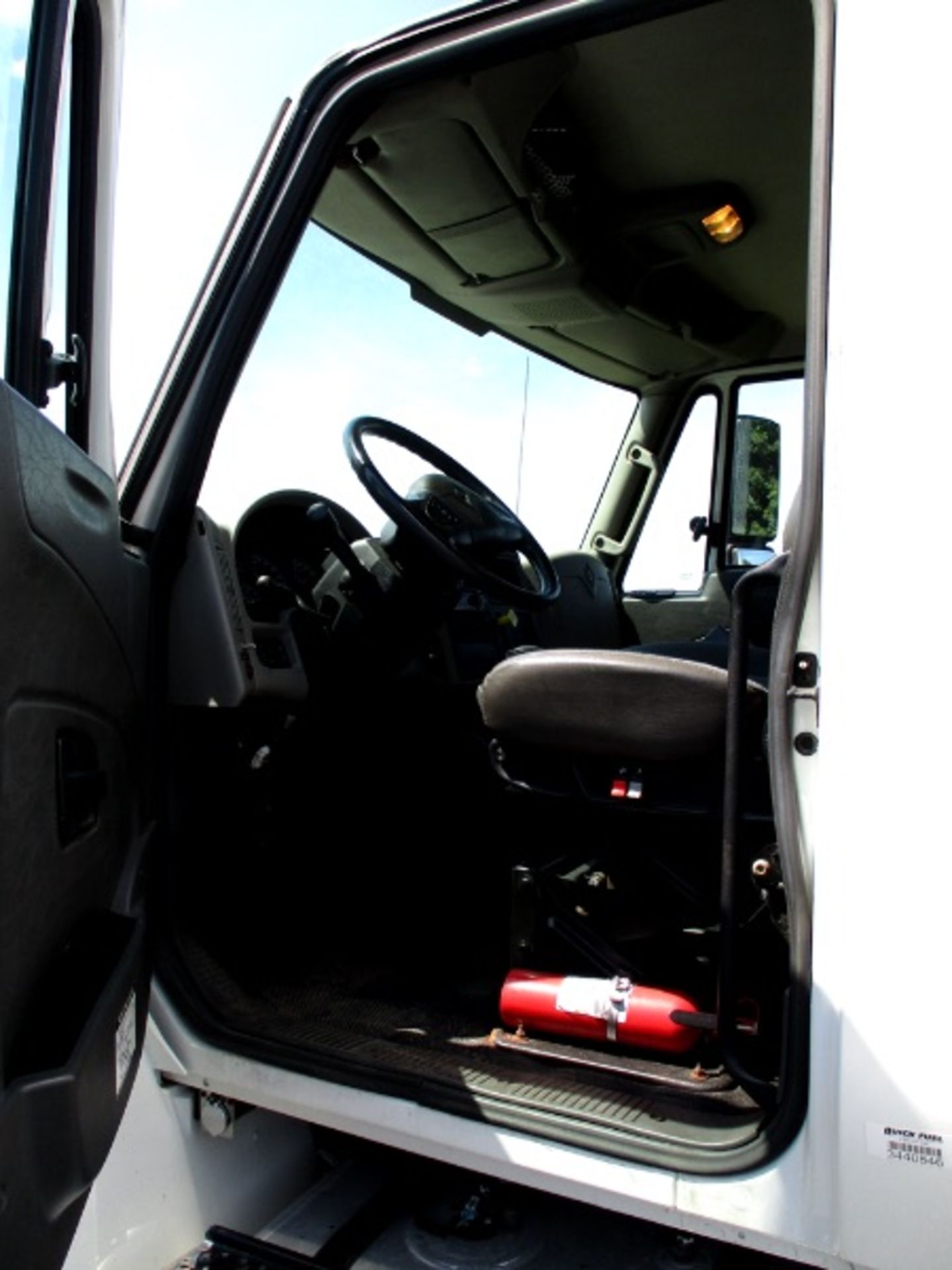 Navistar (Dura Star) #4300 SBA 4 x 2 Box Truck, New 2014, Diesel, Approx. 200,000 miles, Utilimaster - Image 8 of 10