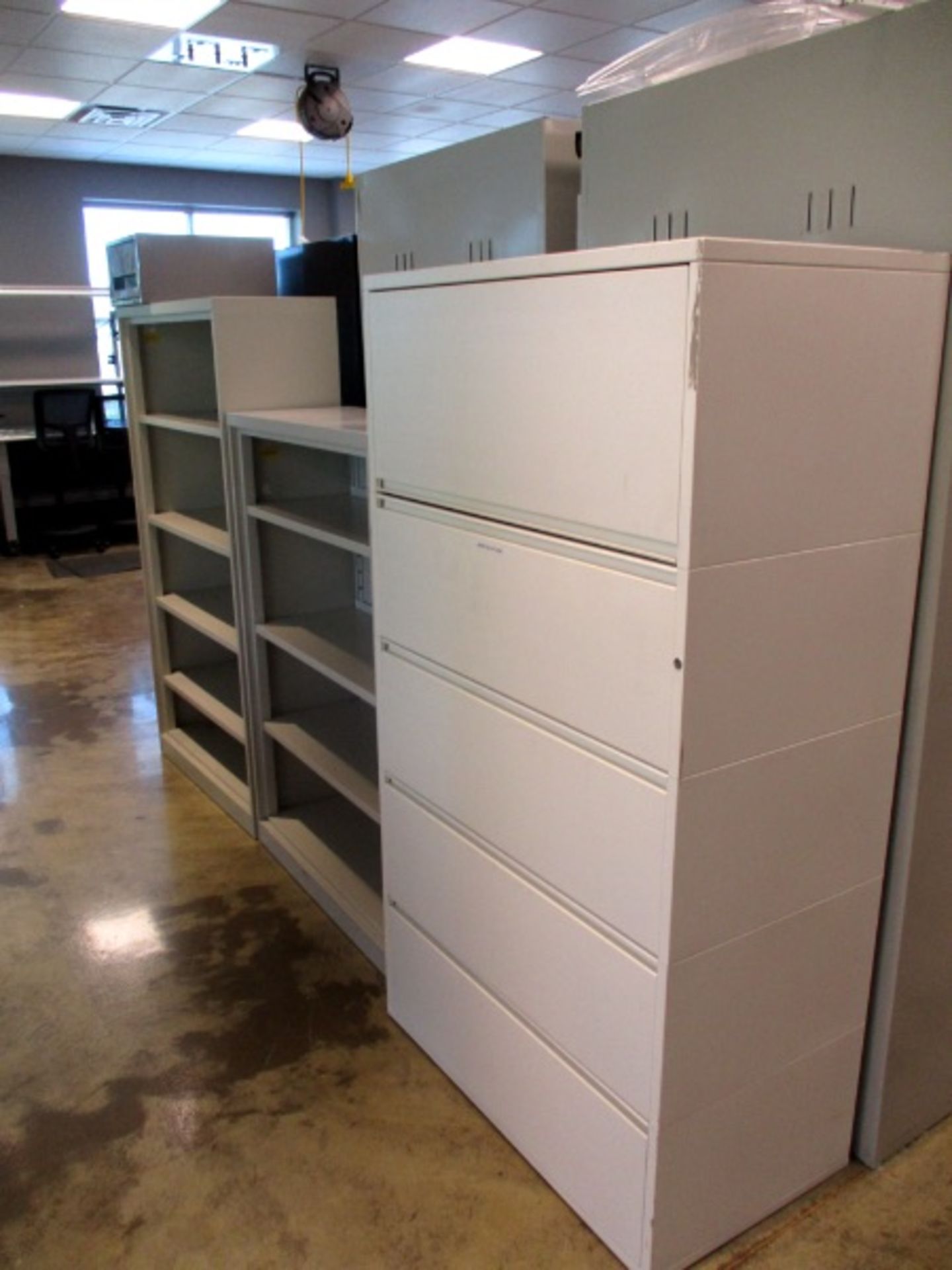 (2) Shelfs, (1) file cabinet & (1) foot cabinet - Image 2 of 2