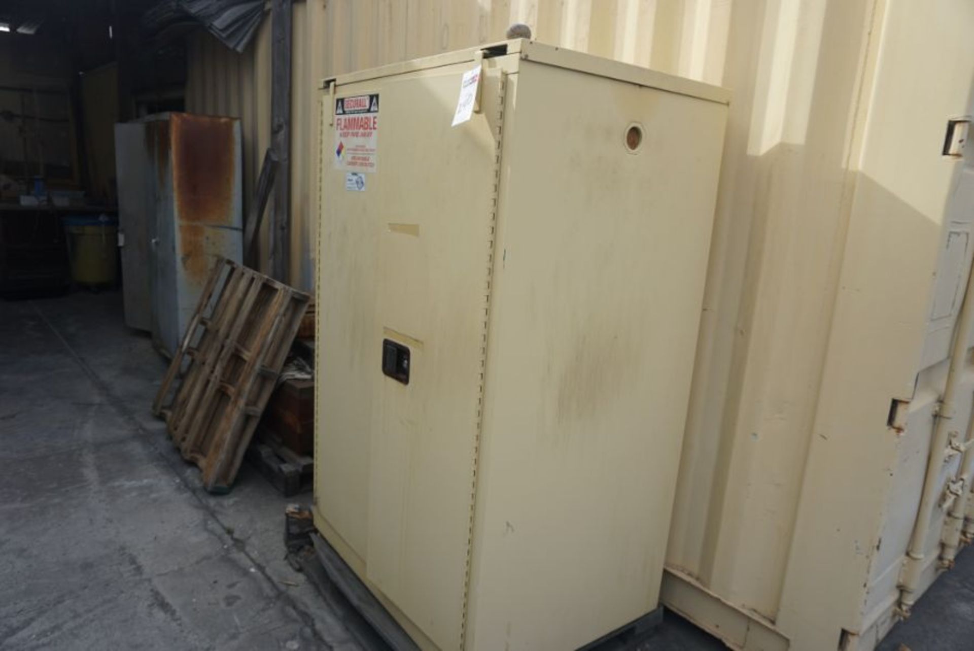 Securall Flammable Liquid Storage - Image 2 of 4