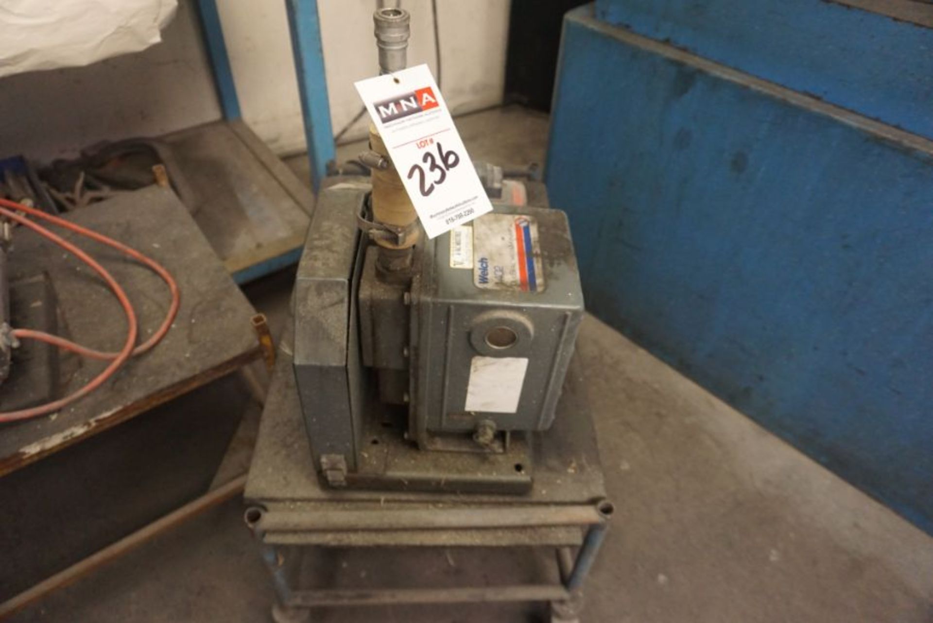 Welch 1402 DuoSeal Vacuum Pump - Image 4 of 4