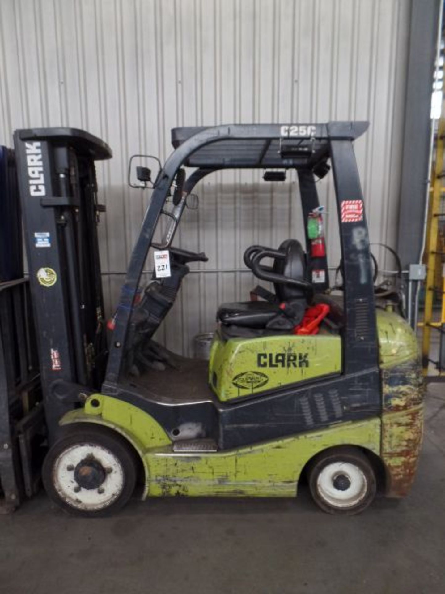 Clark C25 CL 4500lbs Cap. LPG Forklift, s/n C2321014999823 *Needs Battery*