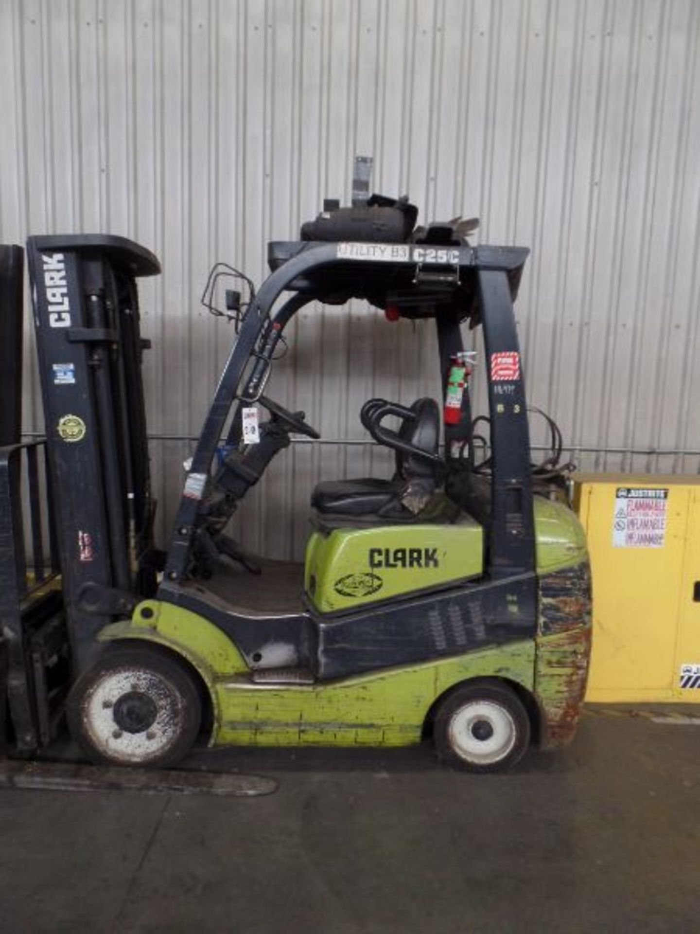 Clark C25 CL 4500lbs Cap. LPG Forklift *Needs Battery*