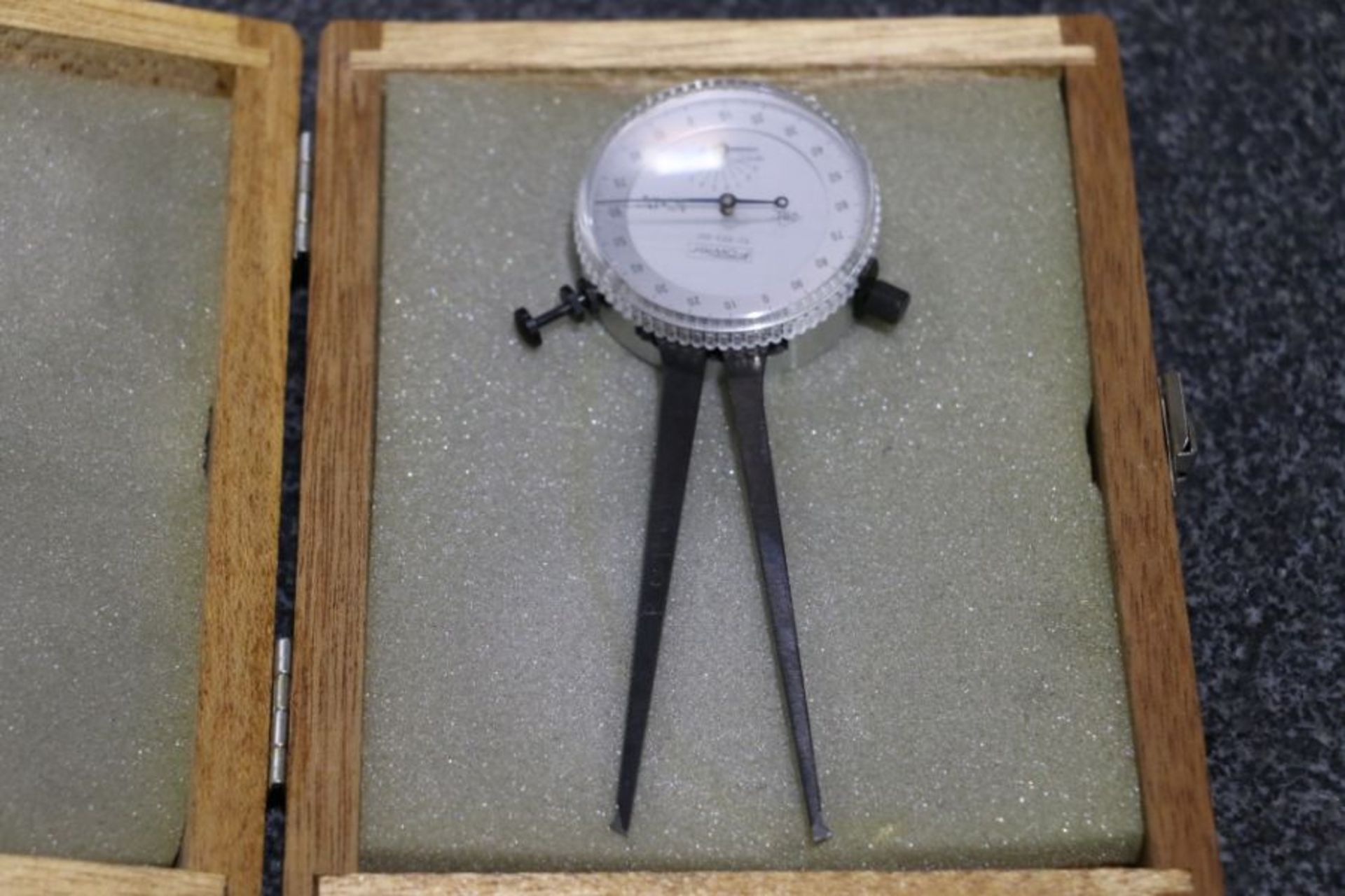 Fowler 0.375" - 1.375" Dial Caliper - Image 2 of 4