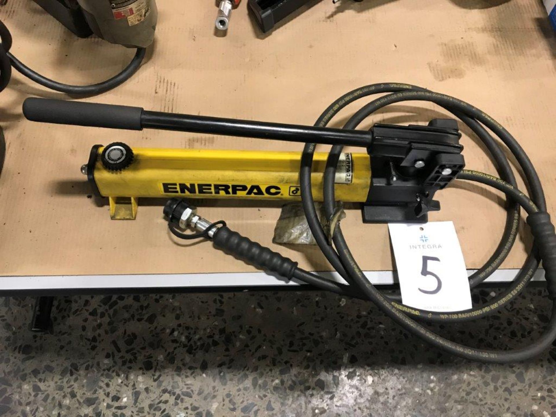 Enerpac P392, Hydraulic Power Unit Hand Pump Type