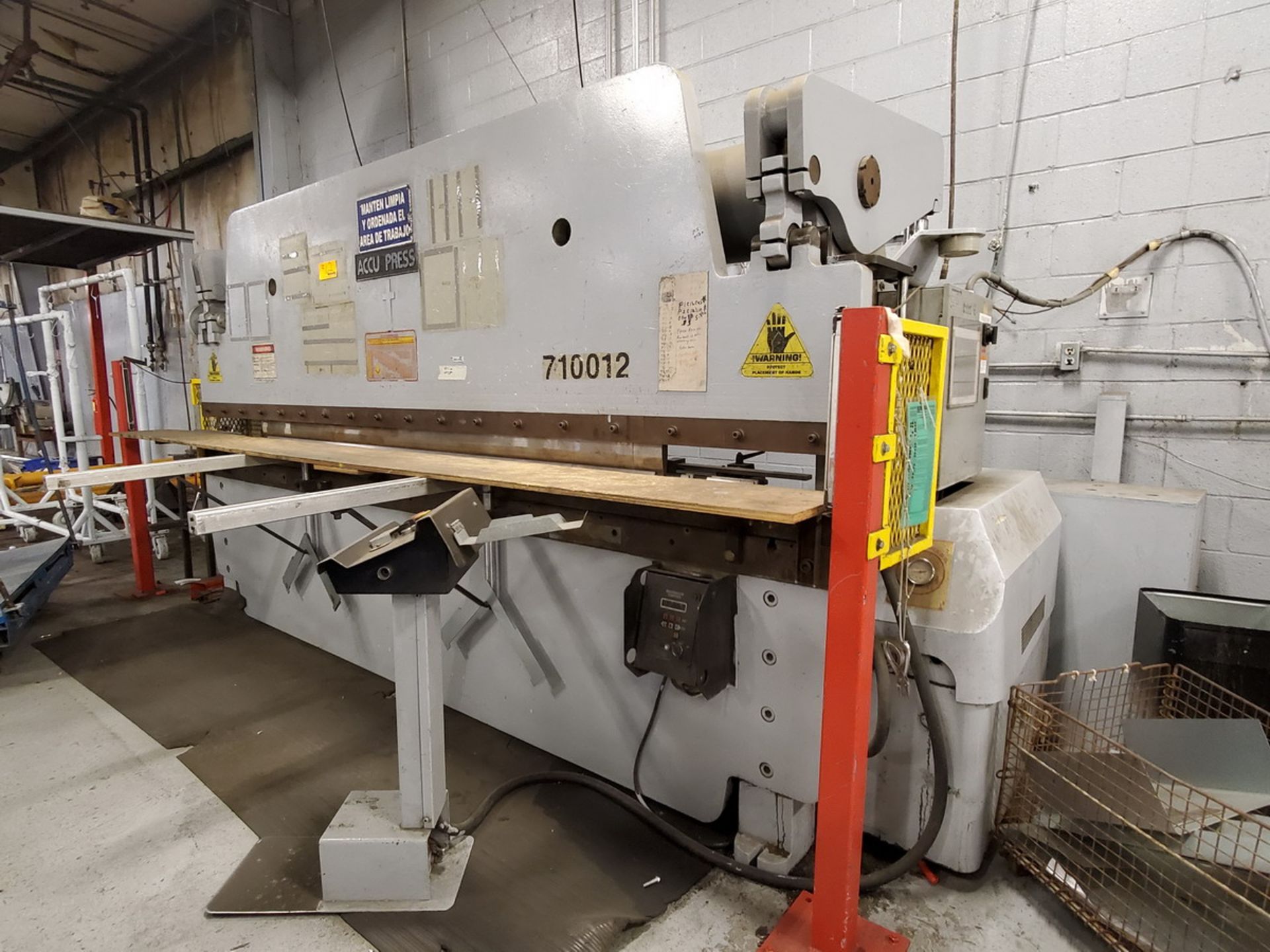 100 Ton x 12’ Accurpress CNC Press Brake (1995), Model 710012