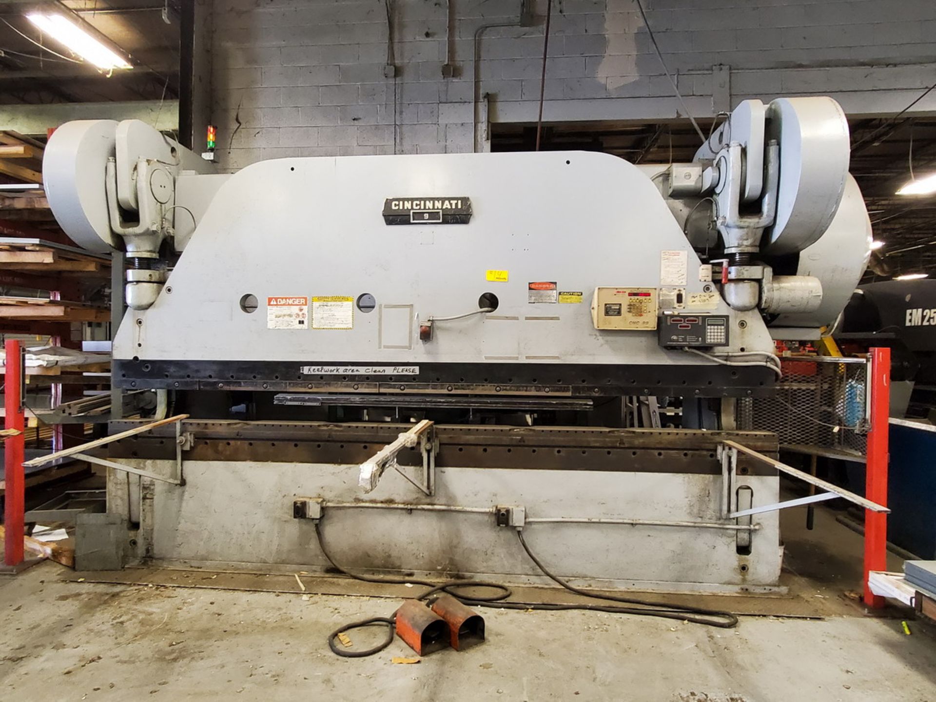 Cincinnati 9 CNC Press Brake - Image 3 of 10