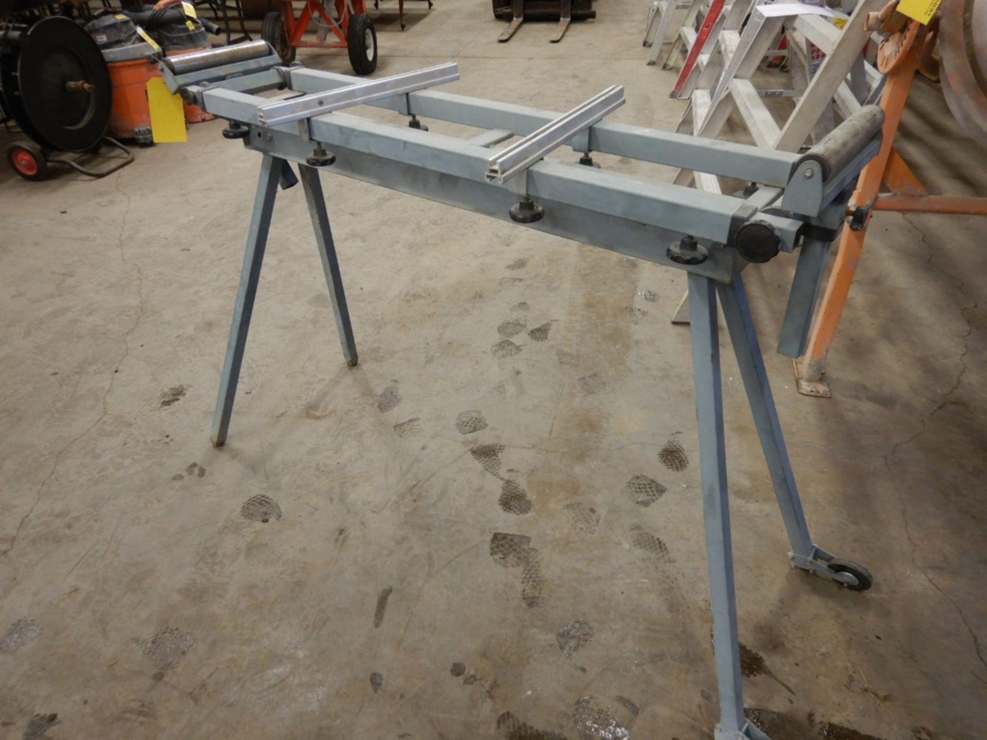 KING CANADA UNIVERSAL FOLDING MITRE SAW STAND