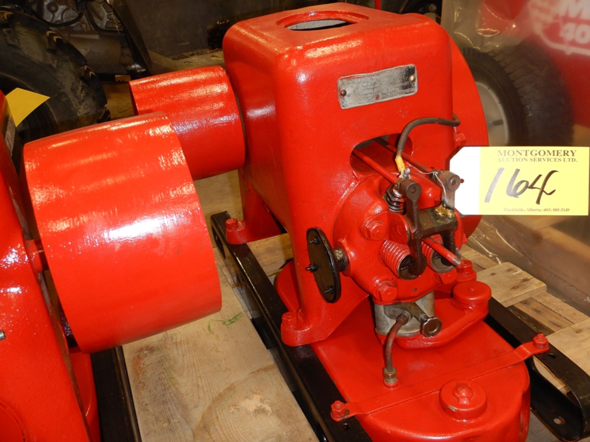 INTERNATIONAL HARVESTOR 1.5-2.5 HP STATIONARY PUMP ENGINE, TYPE LA W/PULLEY, S/N LAA53286 (RUNS