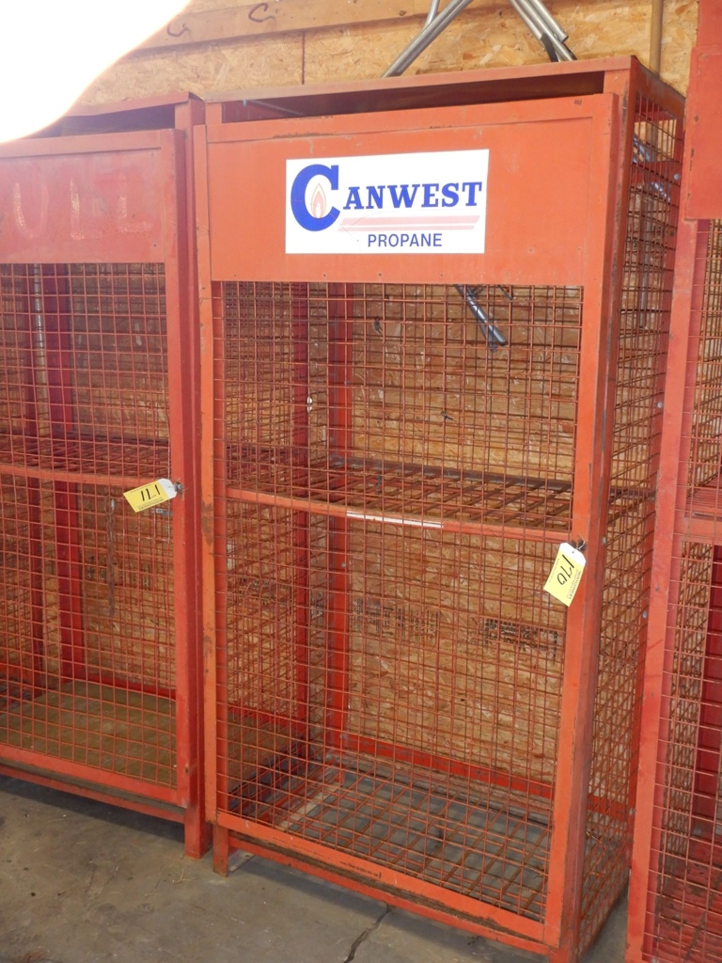 42"LX29"WX82"H PROPANE BOTTLE STORAGE CAGE