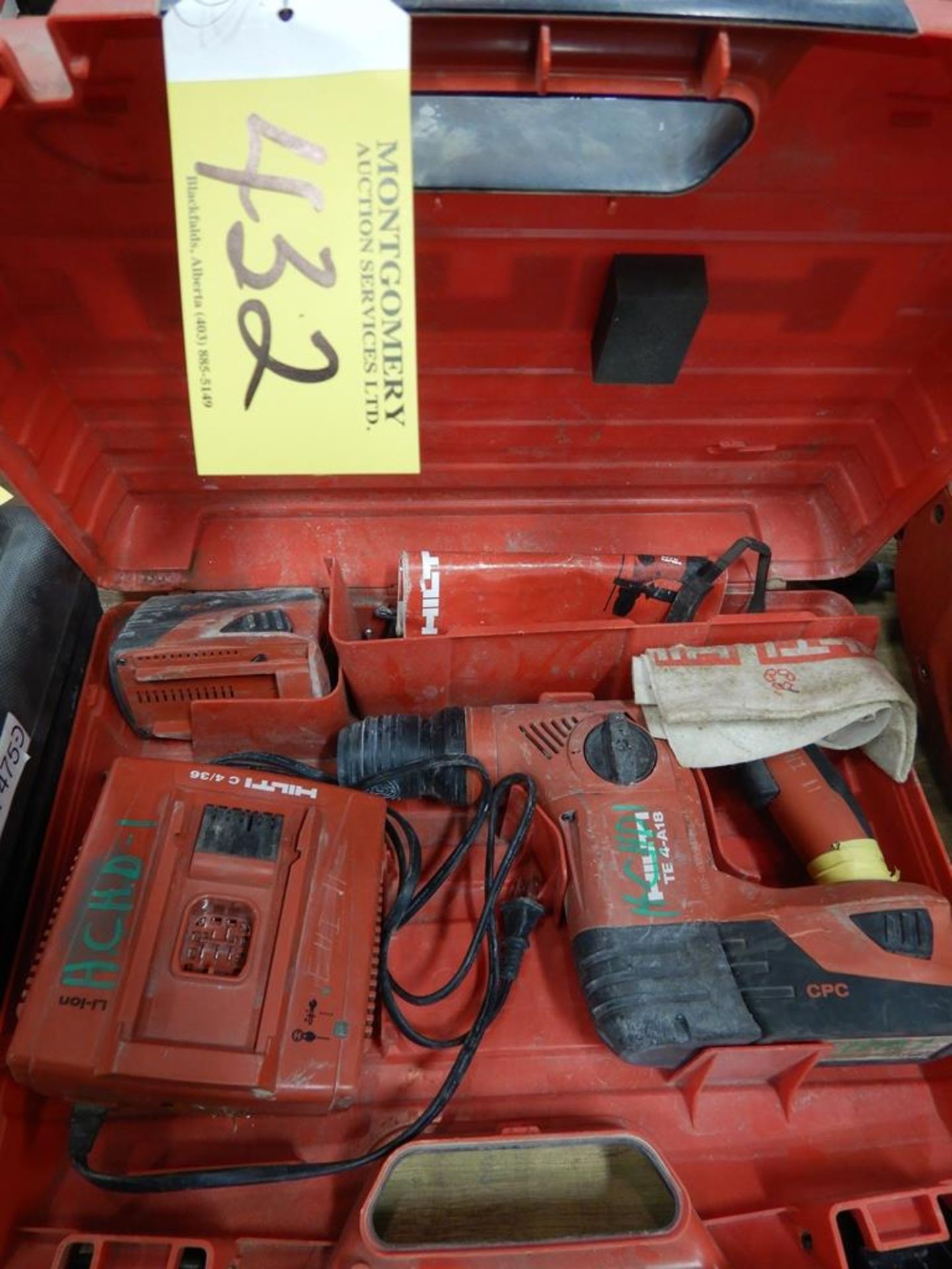 HILTI TE4-A18 CORDLESS HAMMER DRILL W/BATTERY & CHARGER, EXTRA MASONARY BITS