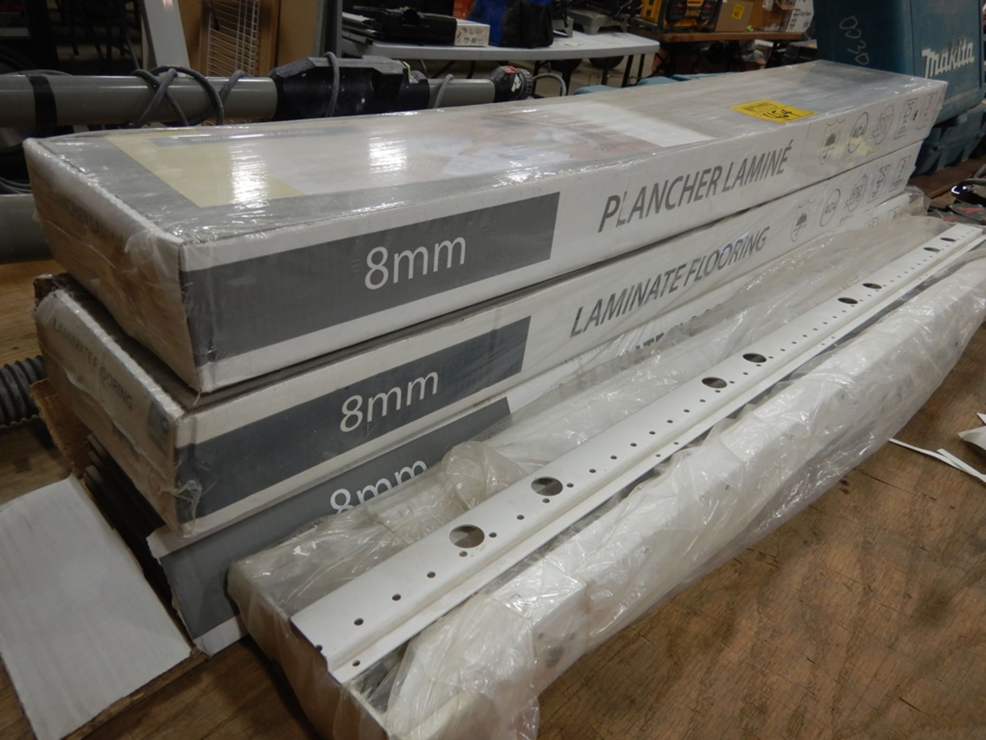 3-BUNDLES OF NEW LAMINATE FLOORING-8MMX193MMX1215M 25.4 SQ FT PER BOX - Image 2 of 3