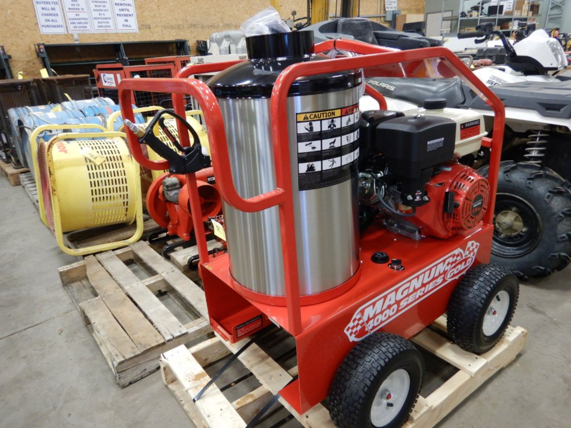 EASY KLEEN MAGNUM 4000 GOLD HOT WATER PRESSURE WASHER W/15HP ENGINE & ACCESSORIES, NEW IN CRATE S/ - Image 3 of 4