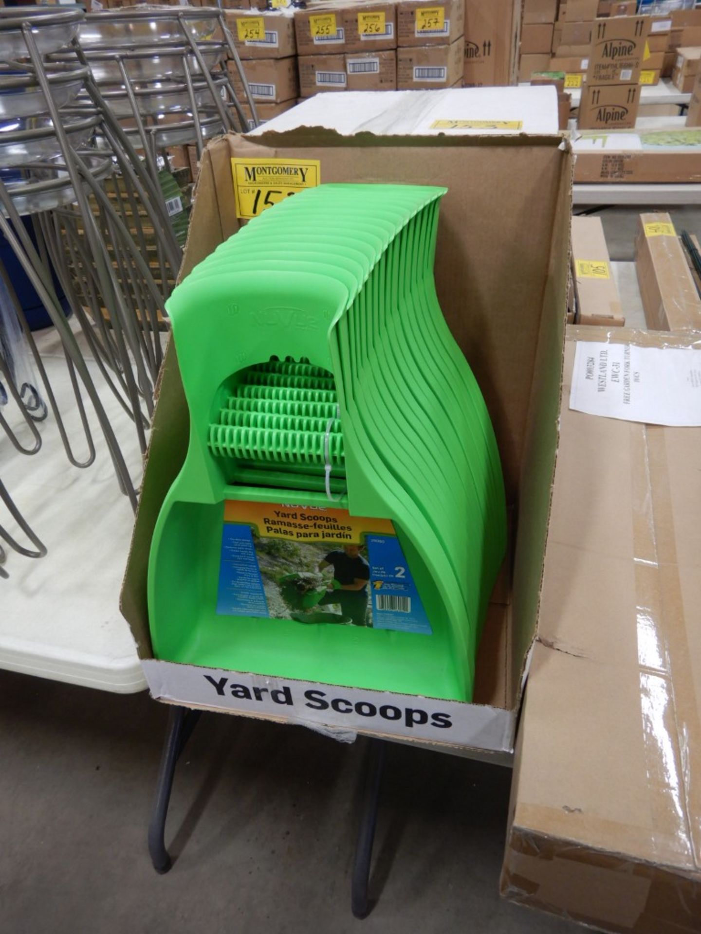 L/O 8 PR OF POLY YARD SCOOPS - Image 2 of 3