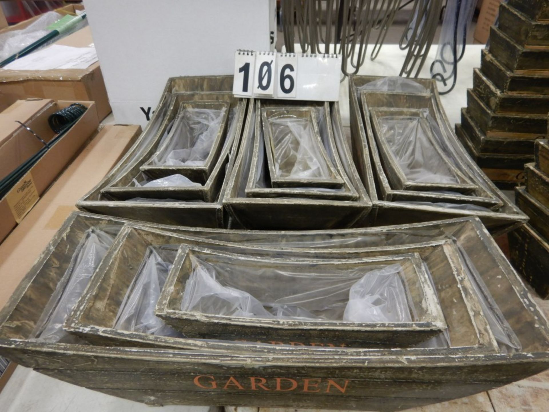 L/O 4 SETS OF 3 GARDEN BOAT SHAPED PLANTERS