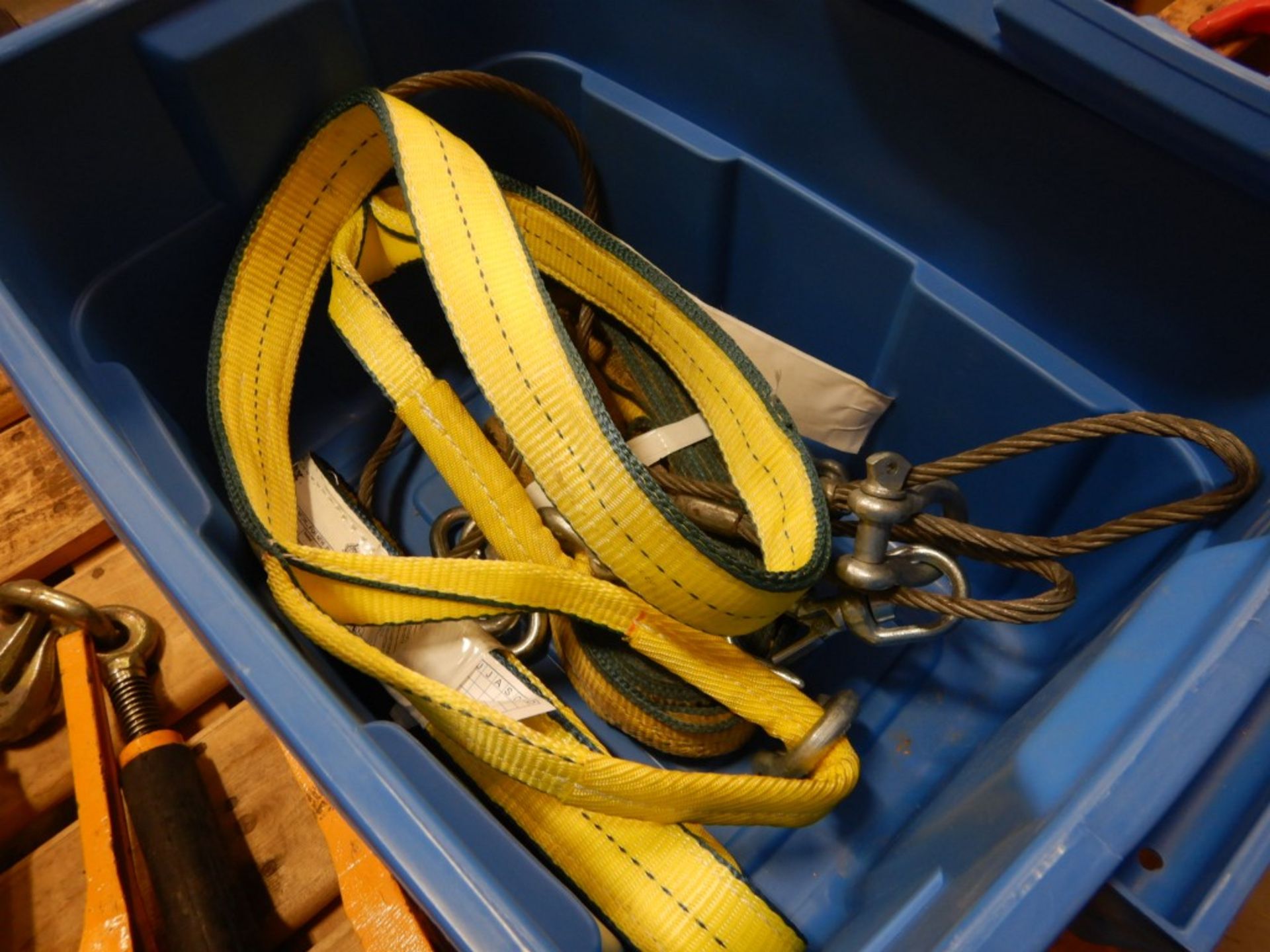 L/O RIGGING, C/W 2-RATCHET TYPE LOAD BOOMERS, 3-LOAD SLINGS, ASSORTED SHACKLES, ETC - Image 2 of 3