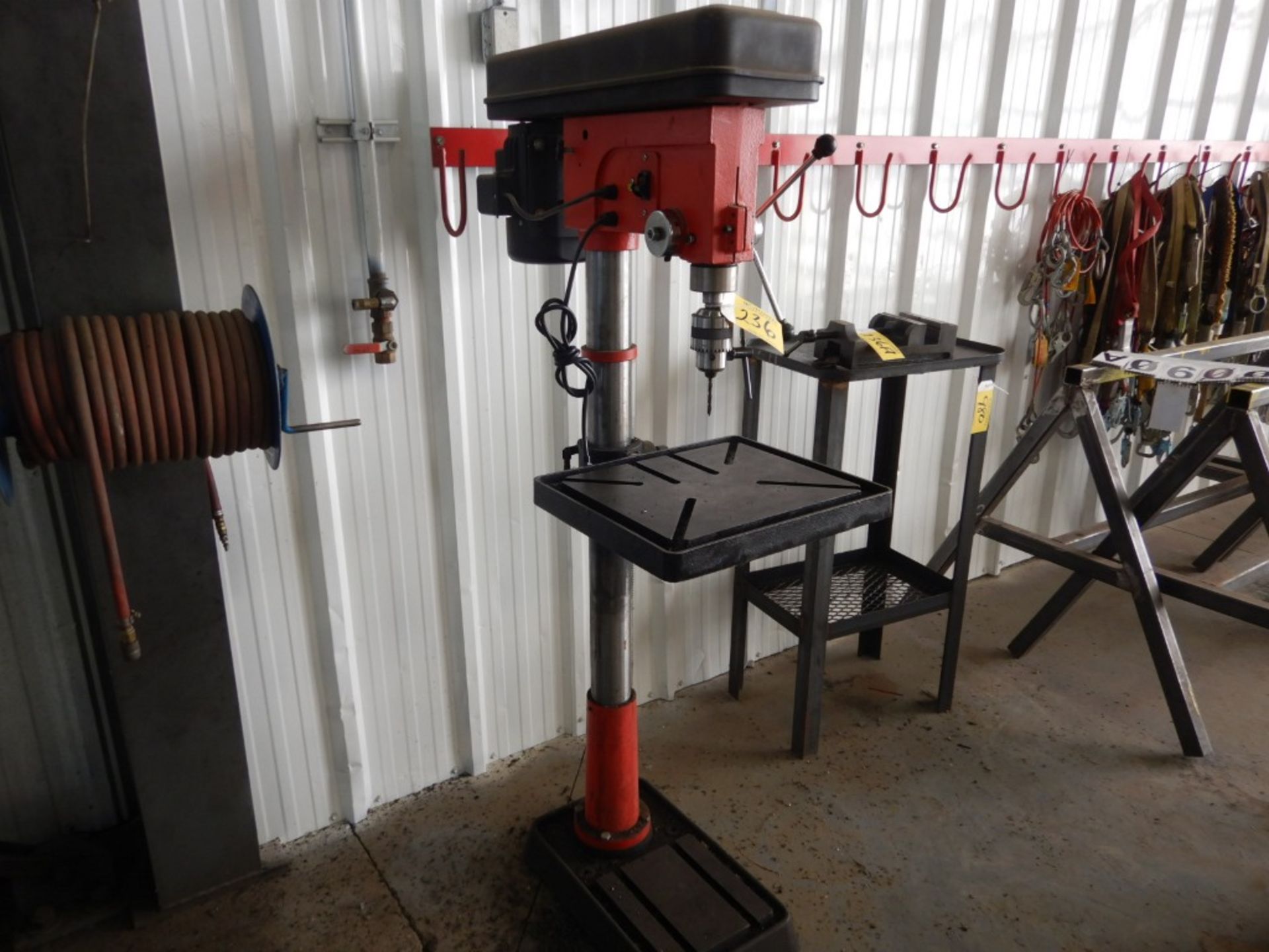 WESTWARD DP270F PEDESTAL DRILL PRESS, 1HP, 120V, 1PH, S/N 13800384 W/JT4 ,1-18MM CHUCK - Image 2 of 4