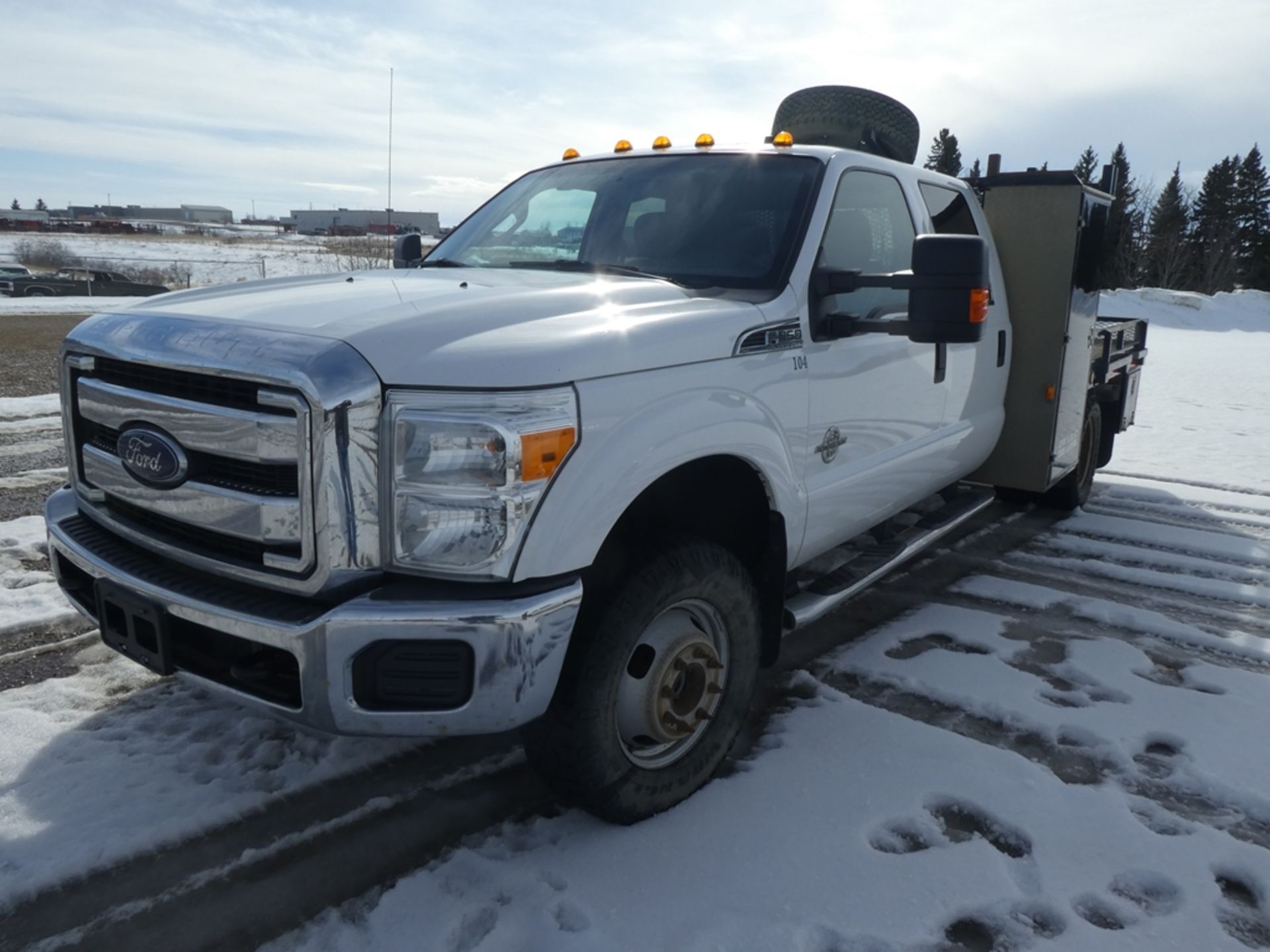 2015 FORD F350 XLT DUALLY 4X4 P/S DIESEL CREW CAB, W/10 FT STEEL/WOOD SERVICE DECK, 2-SIDE MT.