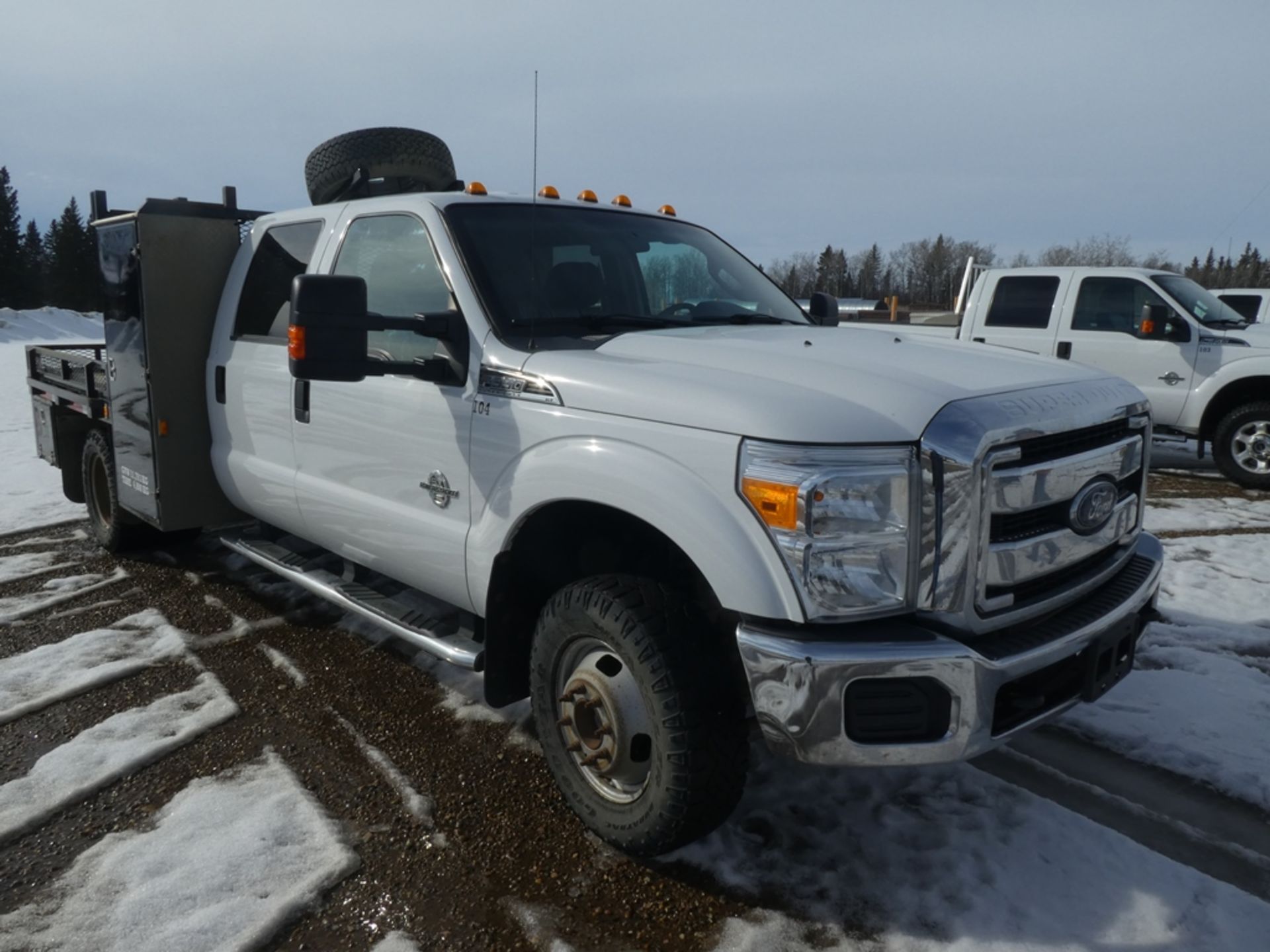 2015 FORD F350 XLT DUALLY 4X4 P/S DIESEL CREW CAB, W/10 FT STEEL/WOOD SERVICE DECK, 2-SIDE MT. - Image 2 of 11