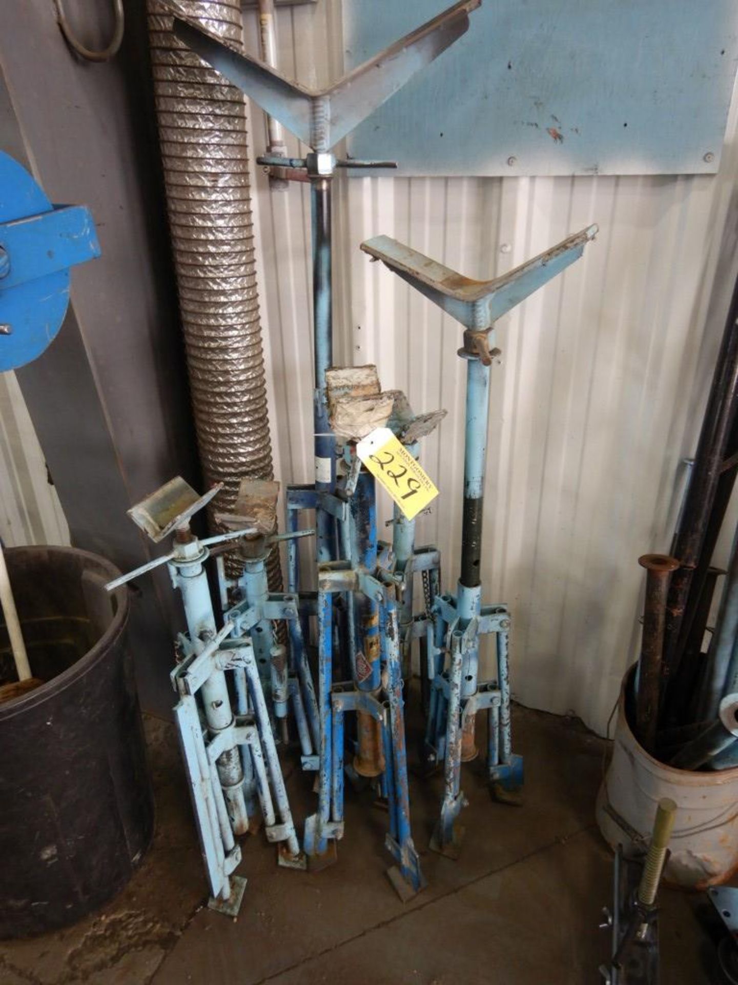 L/O 6-TELESCOPING PIPE STANDS - Image 2 of 2