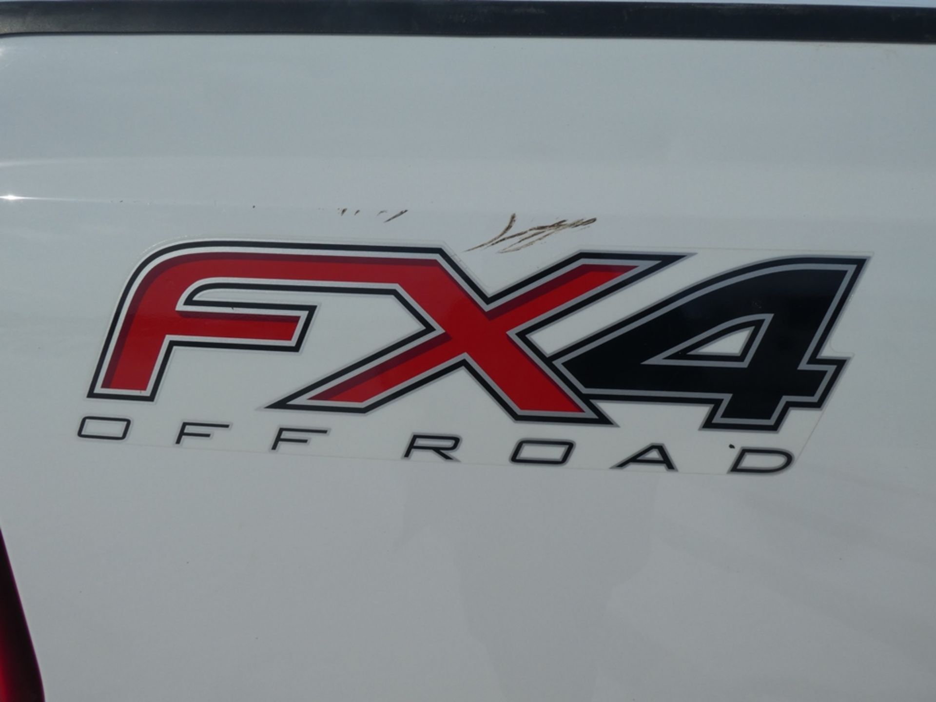 2016 FORD F350 XLT 4X4 CREW CAB, LONG BOX PICKUP W/FLEX FUEL GAS ENGINE, 84,714 KM SHOWINGS/N - Image 4 of 12