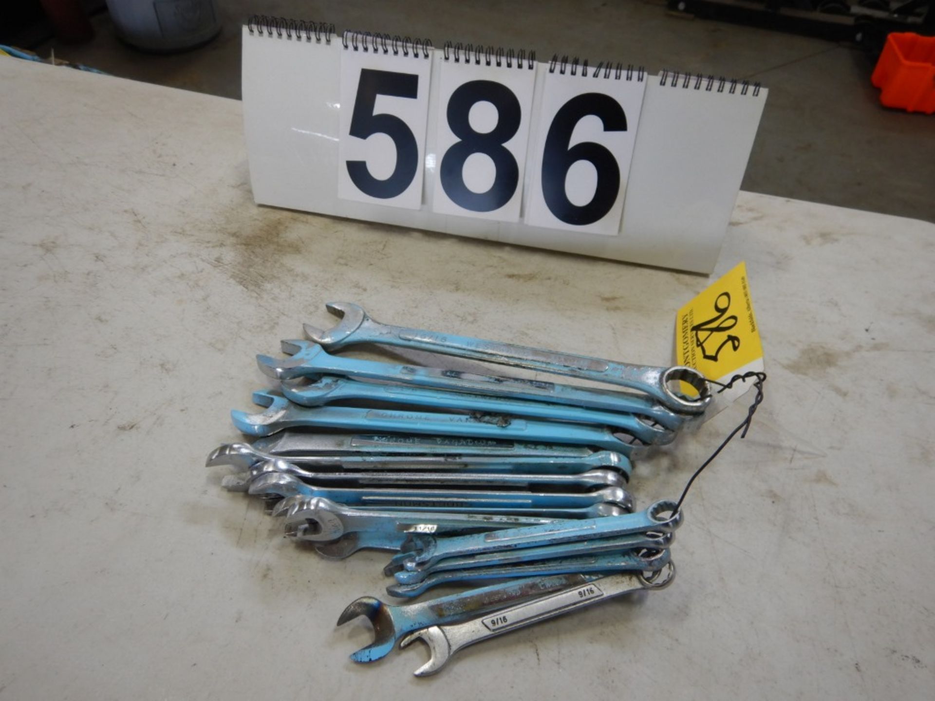 L/O ASSORTED COMBINATION WRENCHES