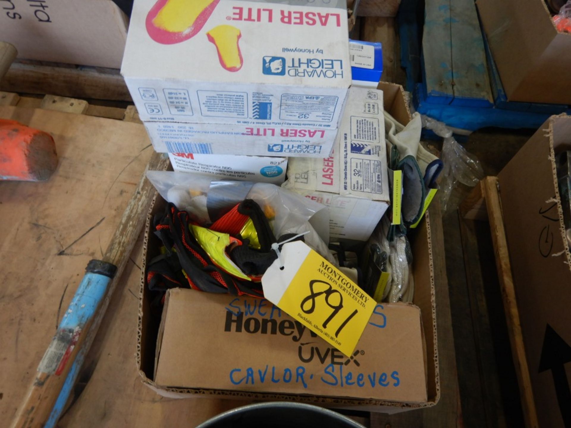 L/O EAR PLUGS, GLOVES, SAFETY VESTS, SWEAT BANDS, AIR CRAFT CABLE, MEASURING TAPES, - Image 3 of 4