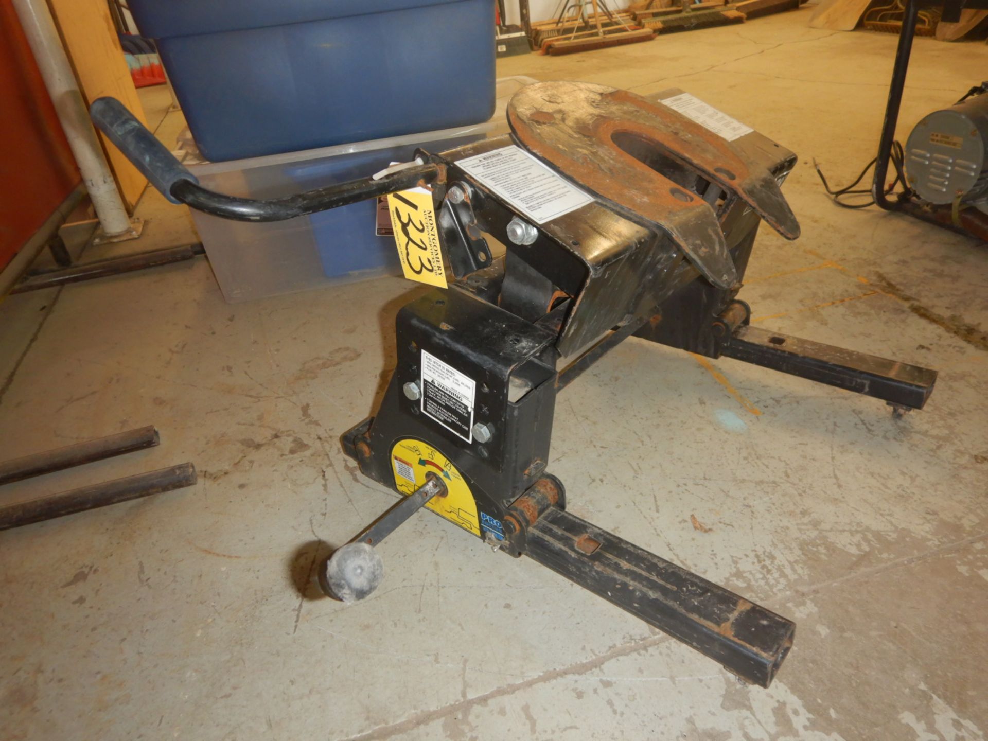 PRO SERIES 20K 5W HITCH FOR PU - ROLLER TYPE, NO RAILS - Image 2 of 4