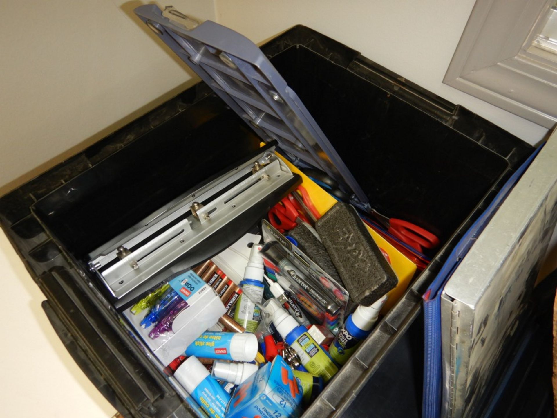 L/O ASSORTED OFFICE SUPPLIES INCLUDING CLIP BOARD, FILE TRAYS, HOLE PUNCHES, ETC - Image 4 of 5