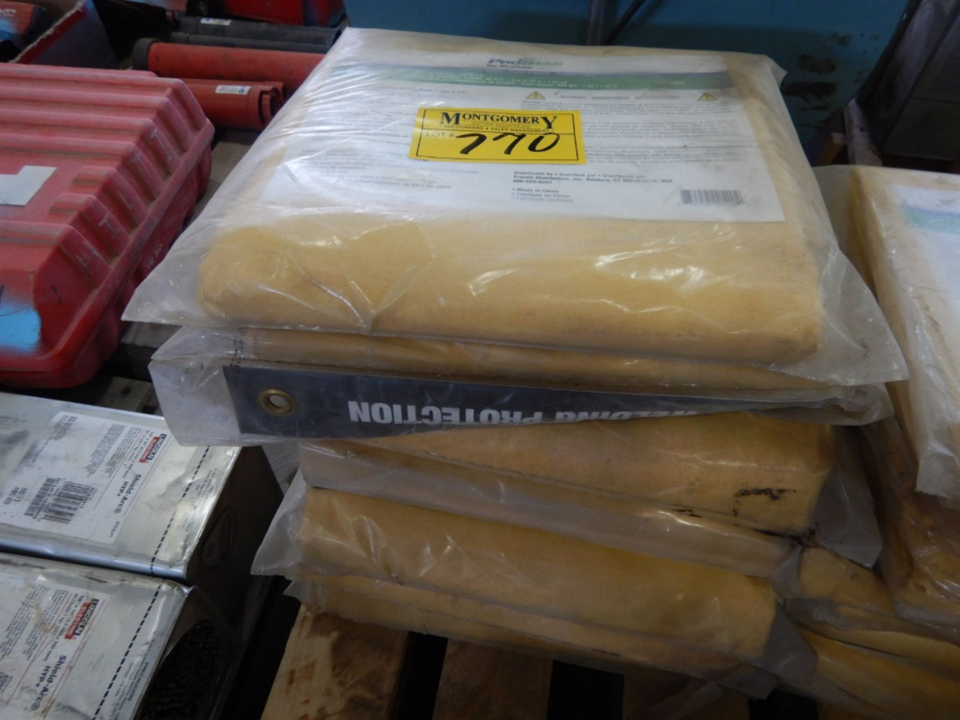 L/O 7 PRO STAR 24OZ GOLD ACRYLIC COATED WELDING BLANKETS, 6X6 & 6X8