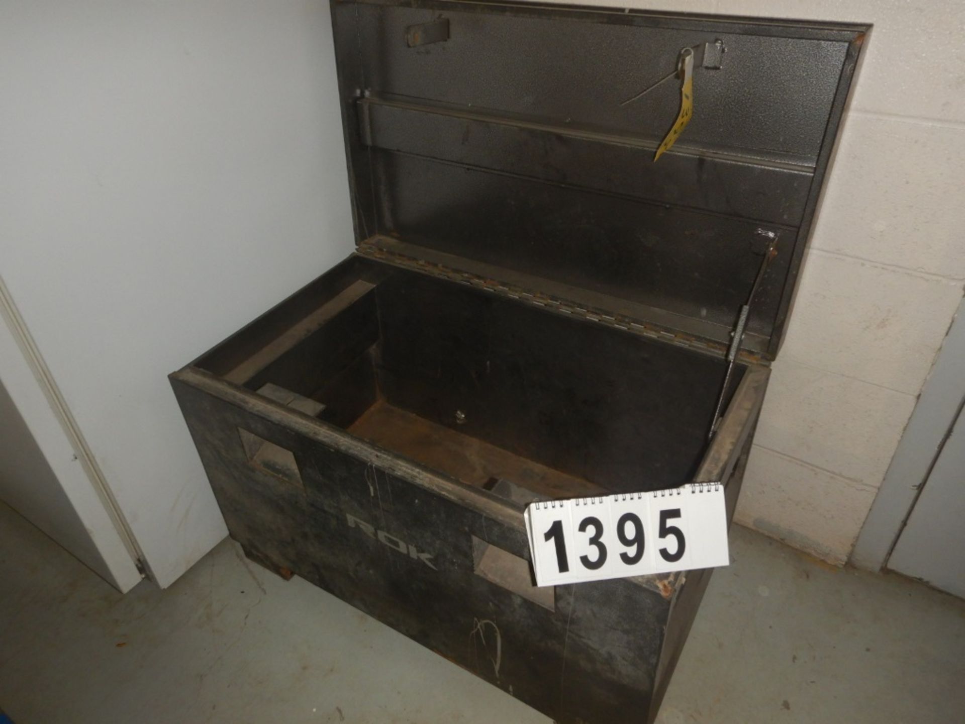 ROK 32"X18" STEEL JOB BOX - Image 2 of 2