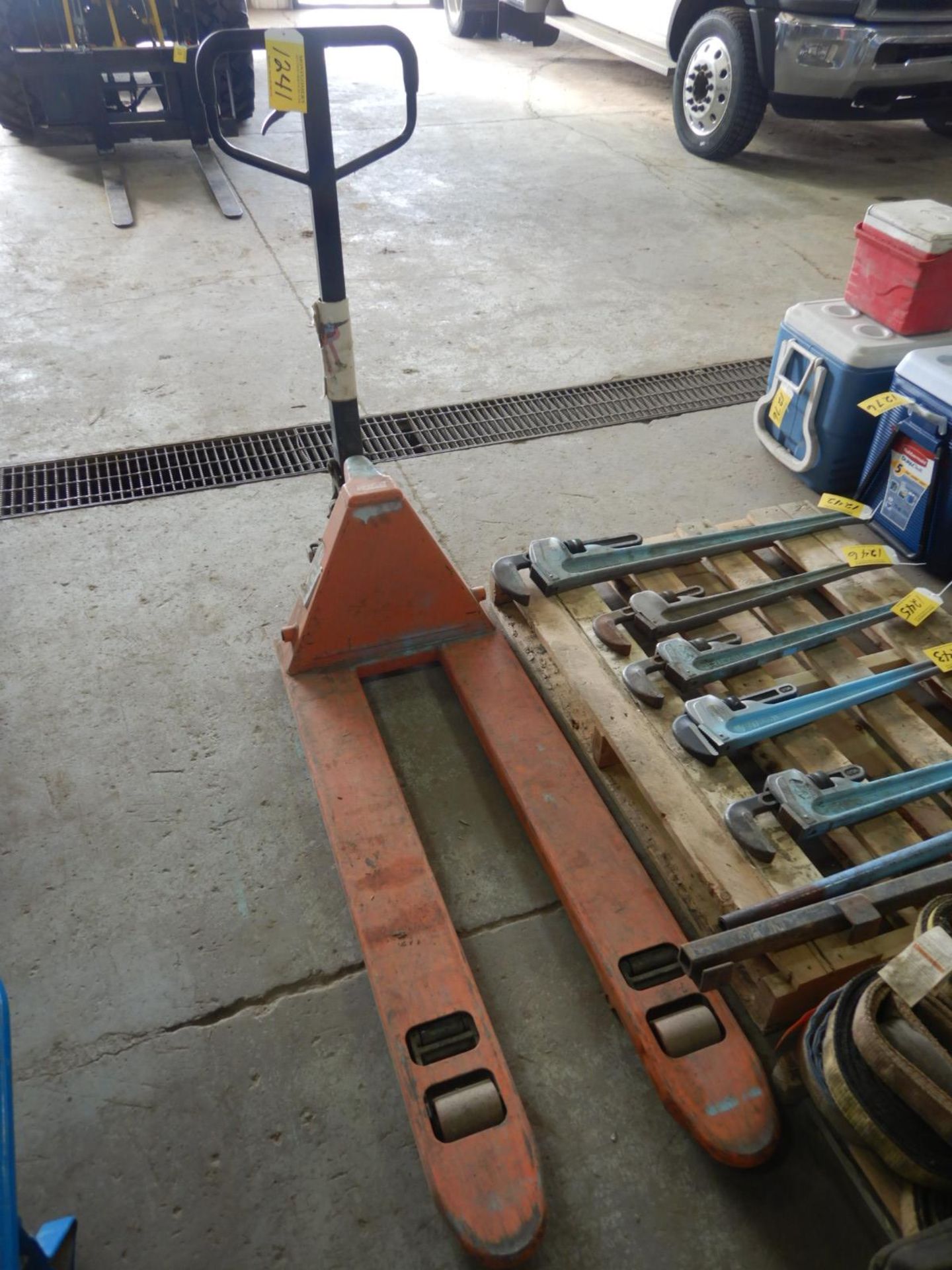 HD HYDRAULIC HAND PALLET JACK, 2500 KG, 48" FORKS