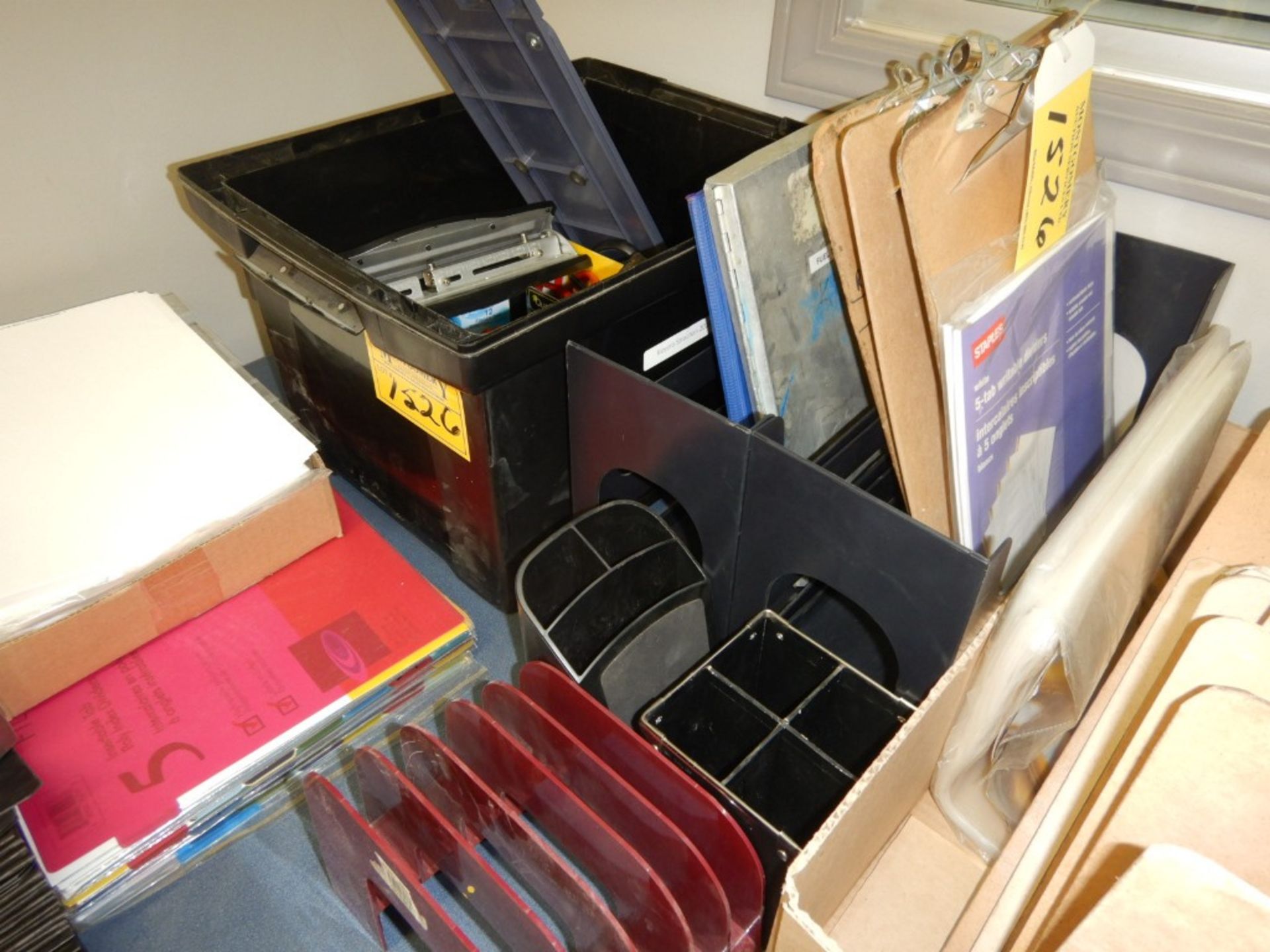 L/O ASSORTED OFFICE SUPPLIES INCLUDING CLIP BOARD, FILE TRAYS, HOLE PUNCHES, ETC - Image 3 of 5