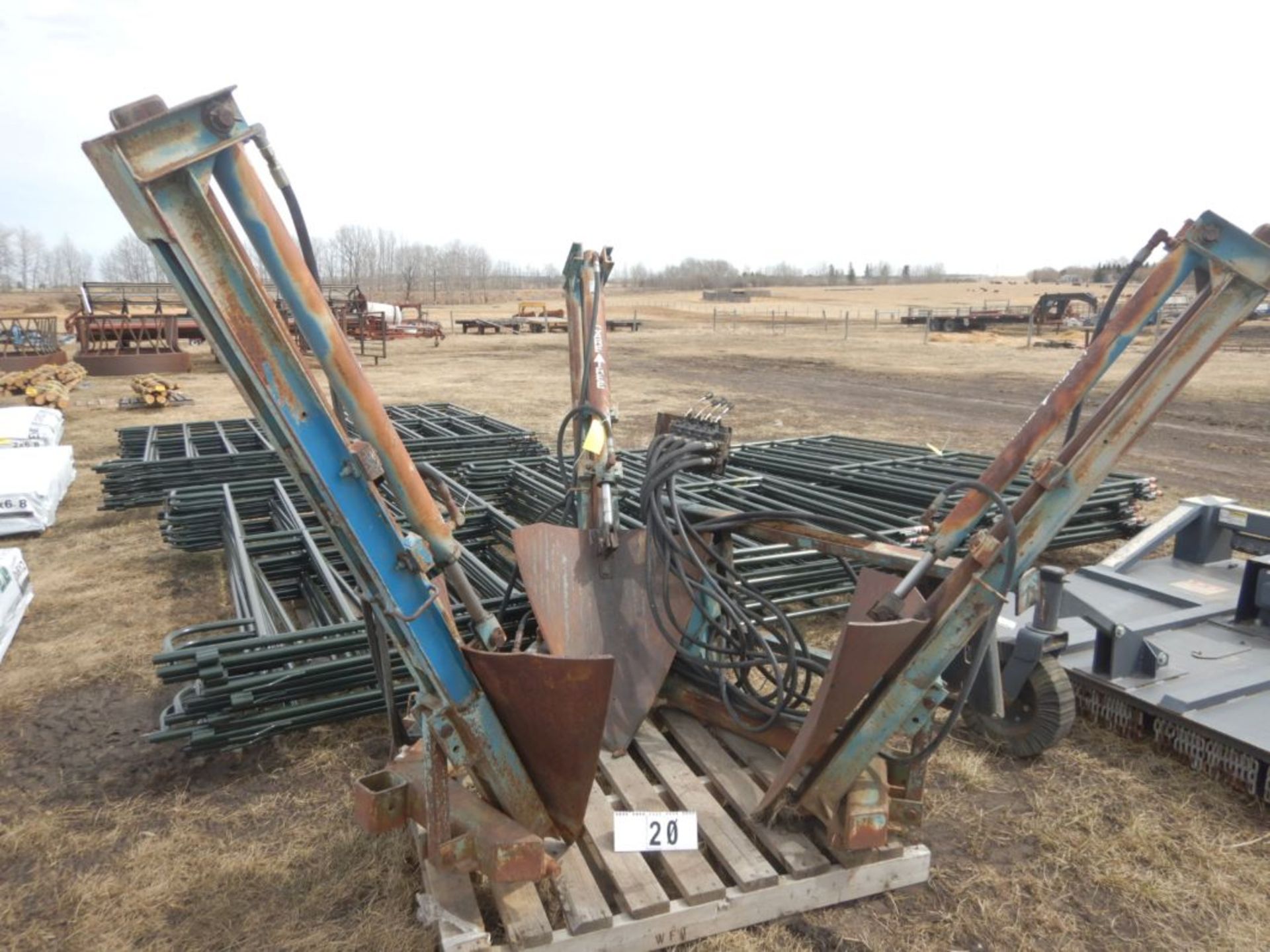 CARETREE SKID STEER MOUNT 28" HYD, TREE SPADE