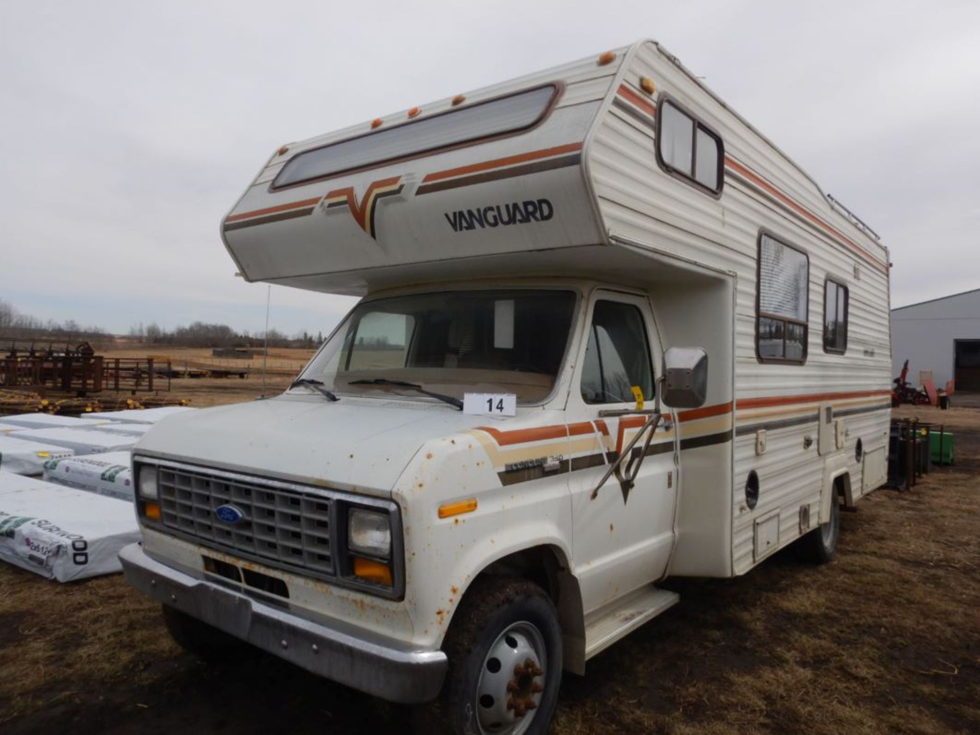 1984 ECONOLINE 350XL CLASS C VANGAARD VMF23D MOTORHOME, 81378 KM SHOWING,CHASSIS - INOPERABLE