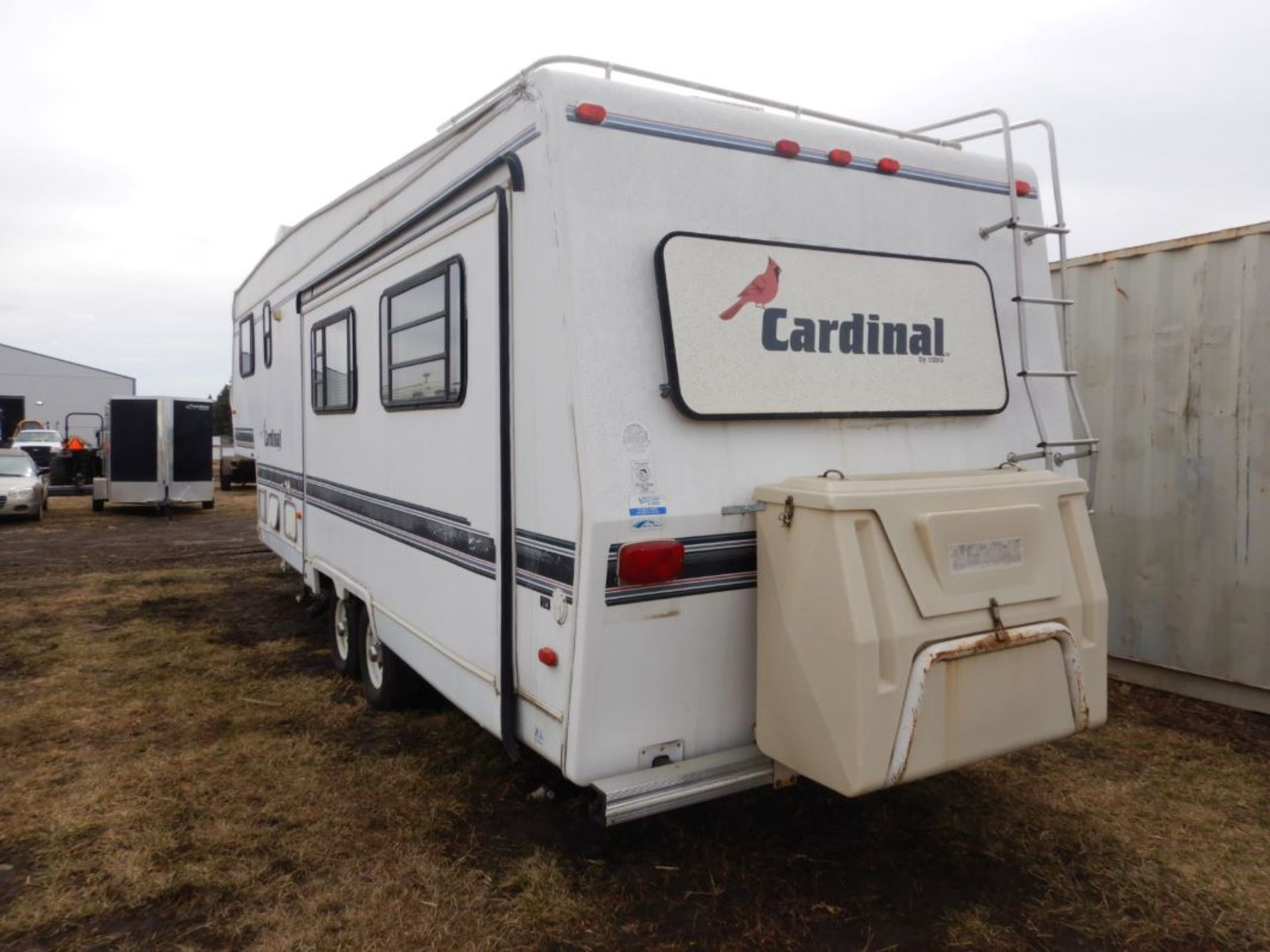1995 CARDINAL BY COBRA 28' 5W HOLIDAY TRAILER WITH S/O. NEW AWNING, NEW TIRES, NEW STEPS, AC, SLEEPS - Image 4 of 15