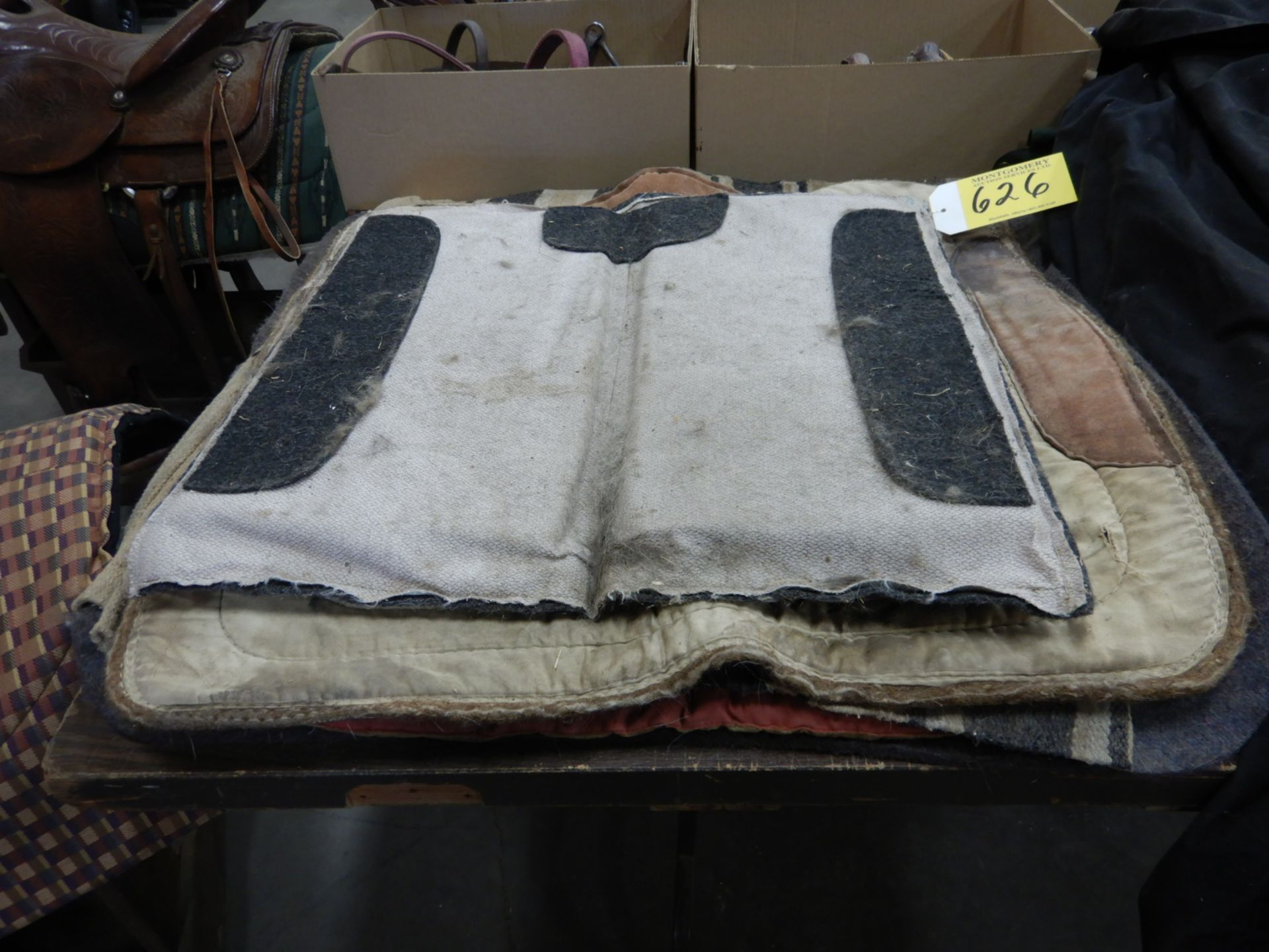 L/O ASSORTED SADDLE PADS