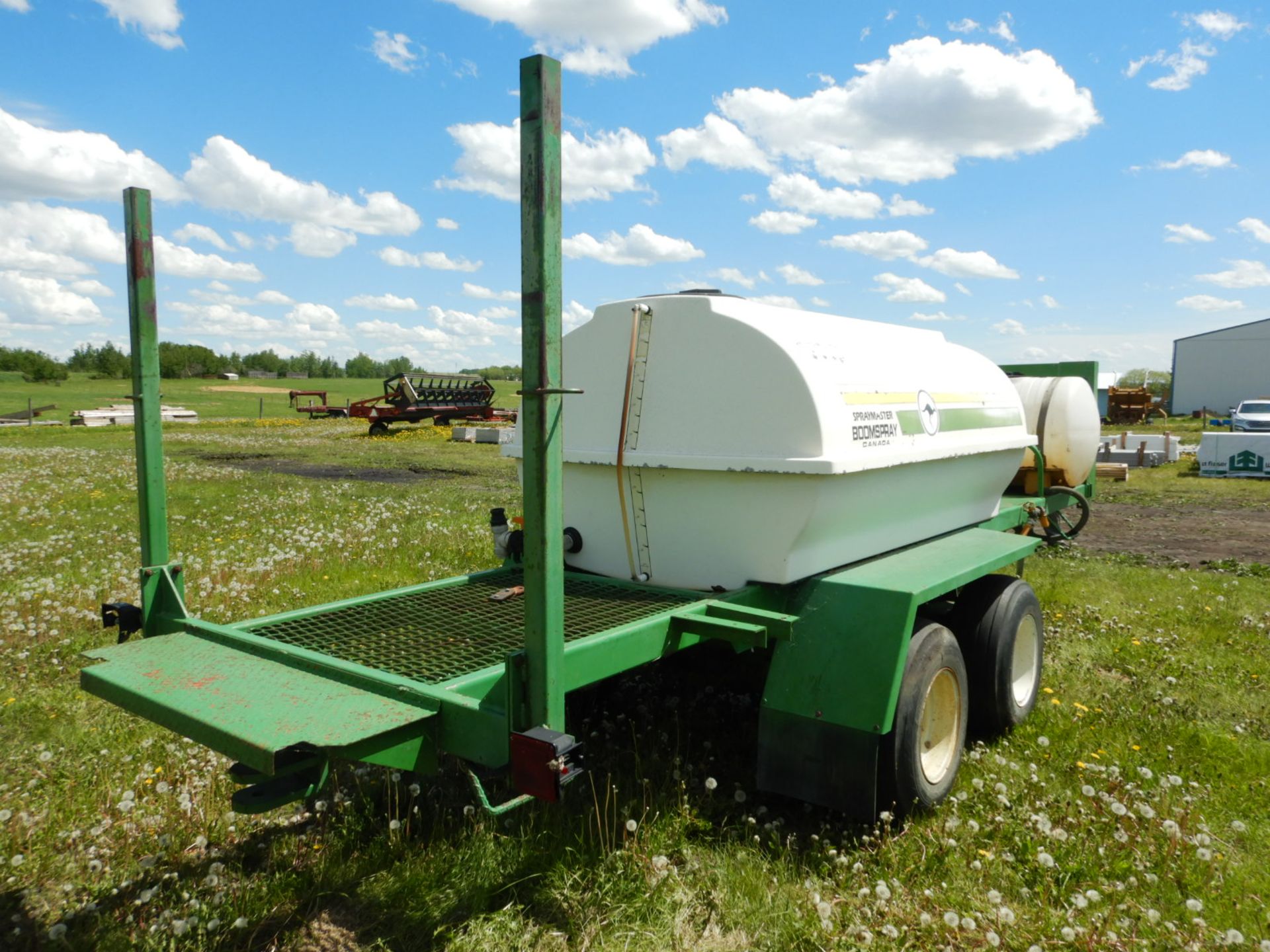 5W T/A TRAILER W/750 GAL FIBERGLASS WATER TANK, 150 GAL POLY TANK, NO VIN - Image 4 of 7