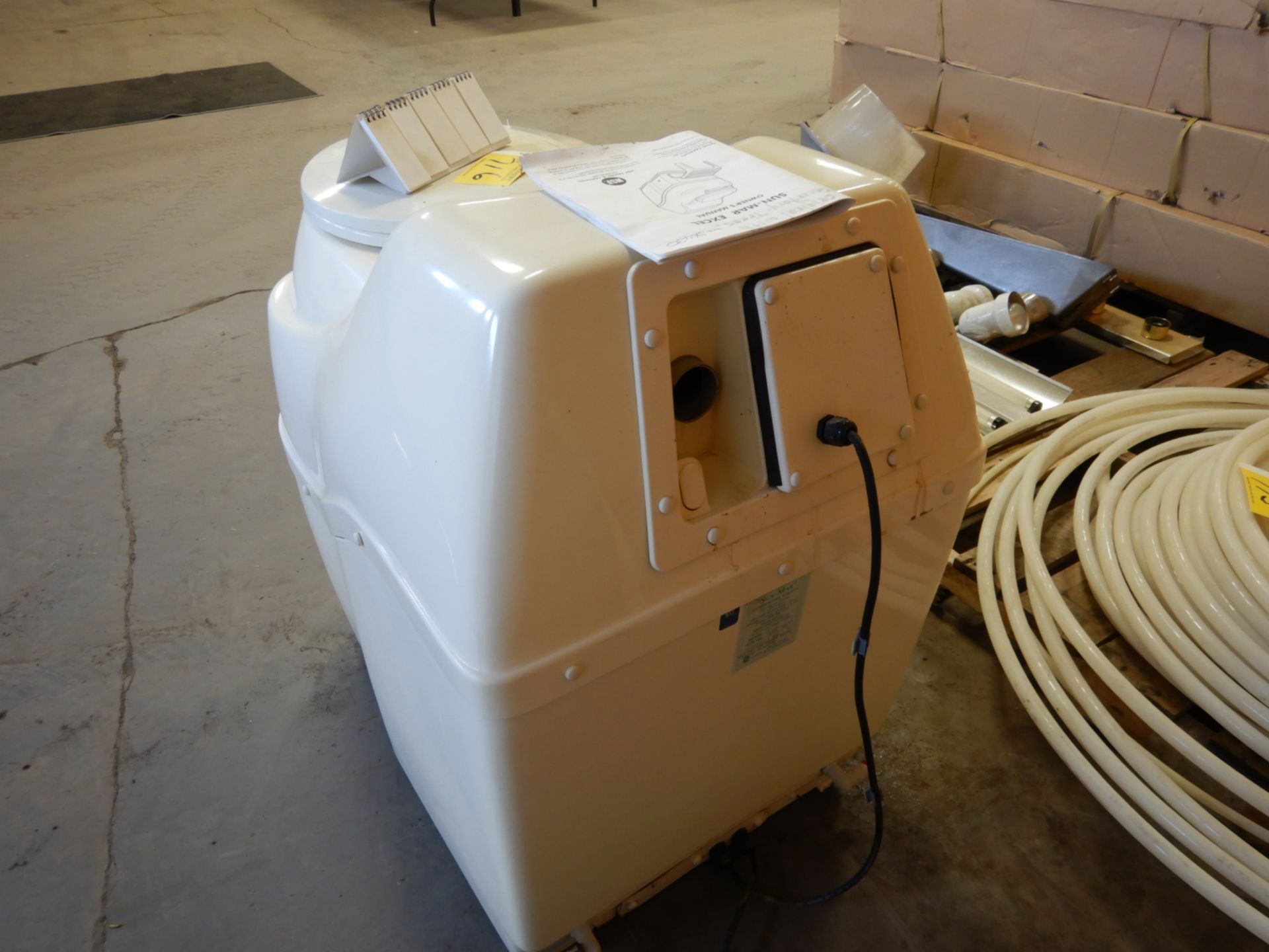 SUN-MAR EXCEL COMPOSTING TOILET W/4 BAGS COMPOST SURE BULKING MATERIAL - Image 3 of 8