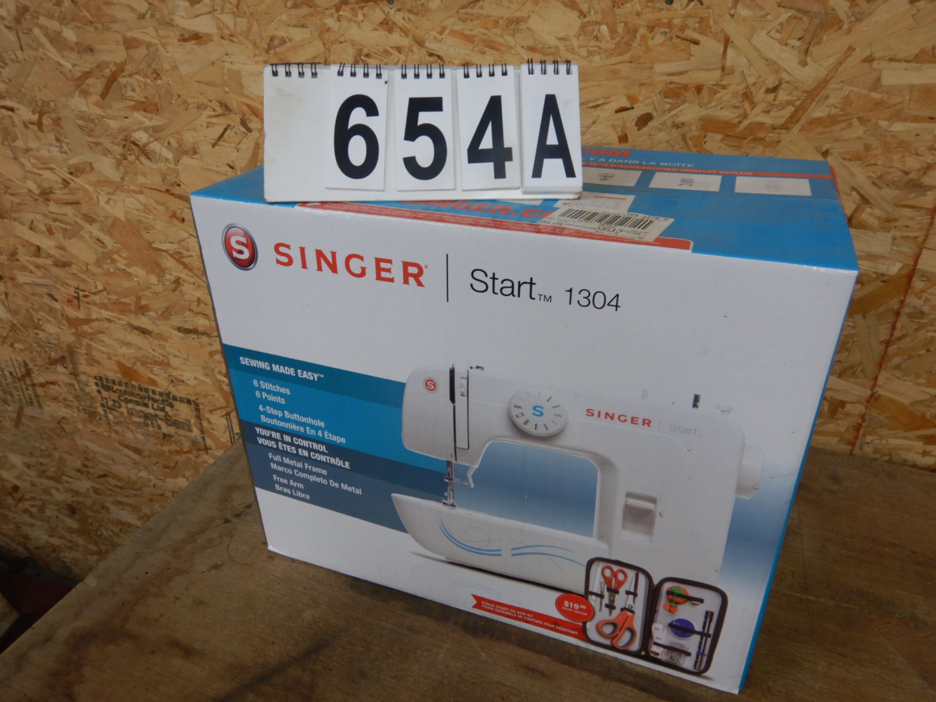 SINGER START 1304 SEWING MACHINE (NEW IN BOX)