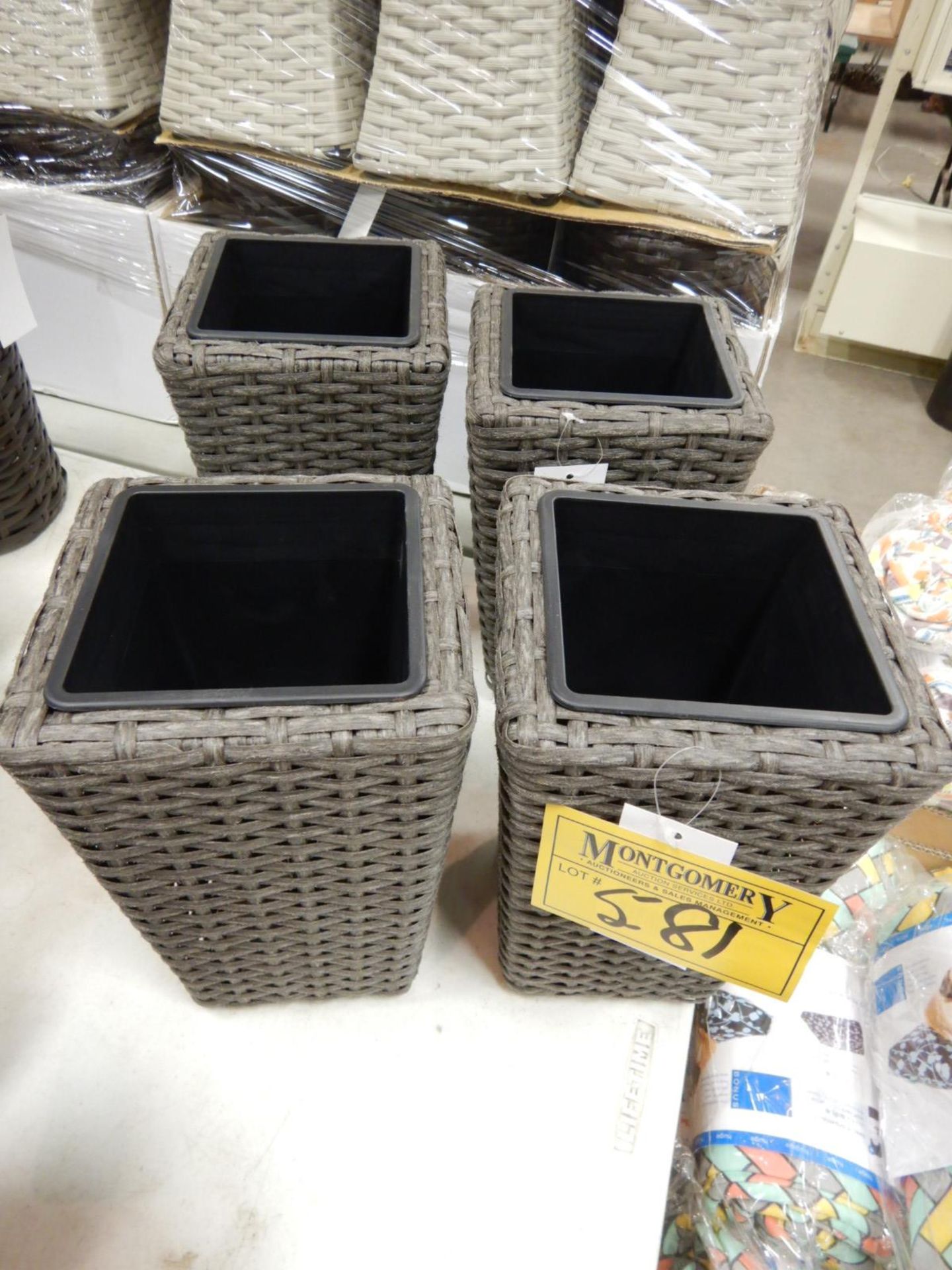 L/0 4 SQUARE POLY RATTAN PLANTERS