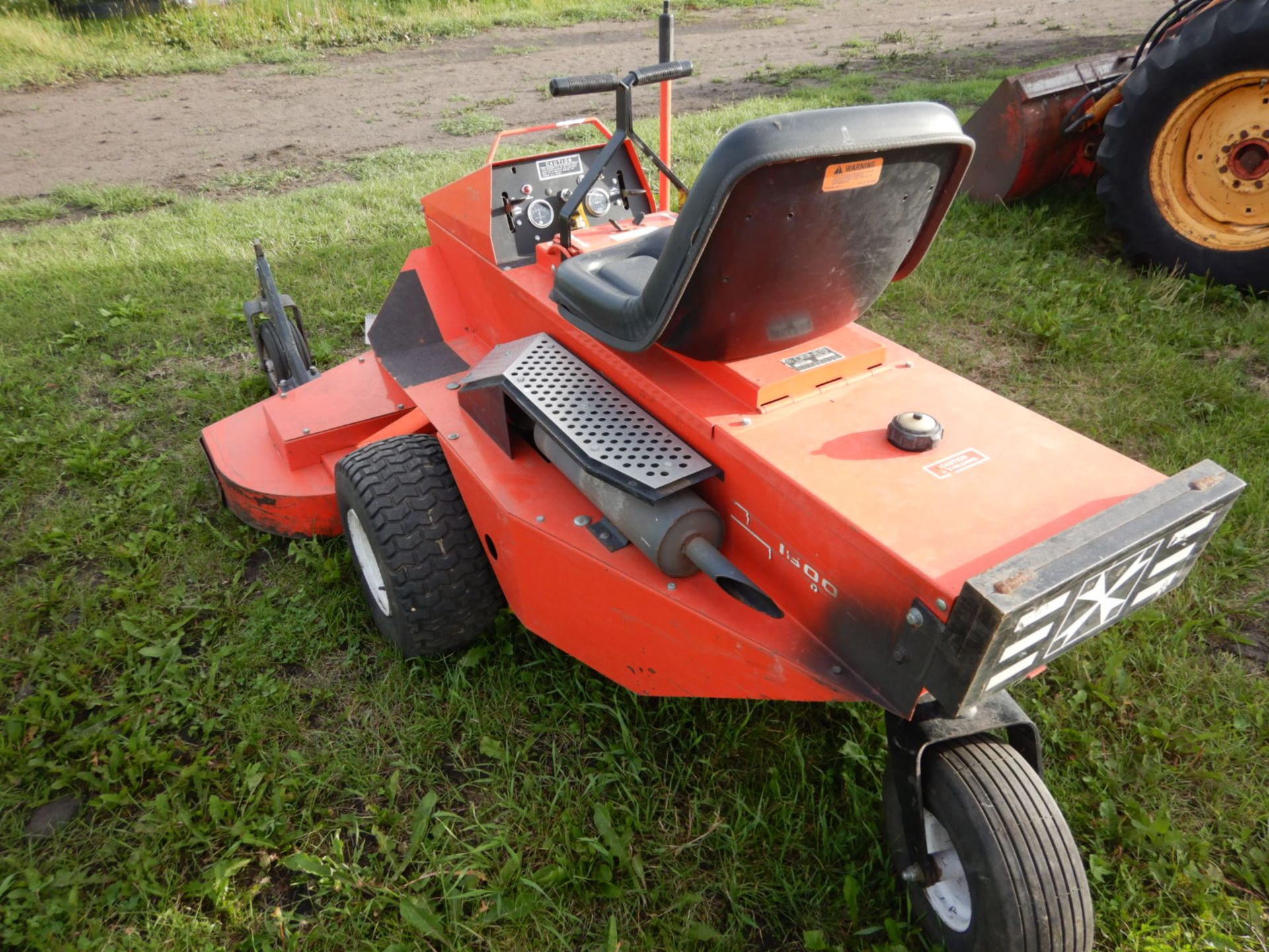 DEINES 1800 FRT MOUNT MOWER -367 HRS SHOWING W/DIENES 60-SLD DECKS/N - Image 2 of 3