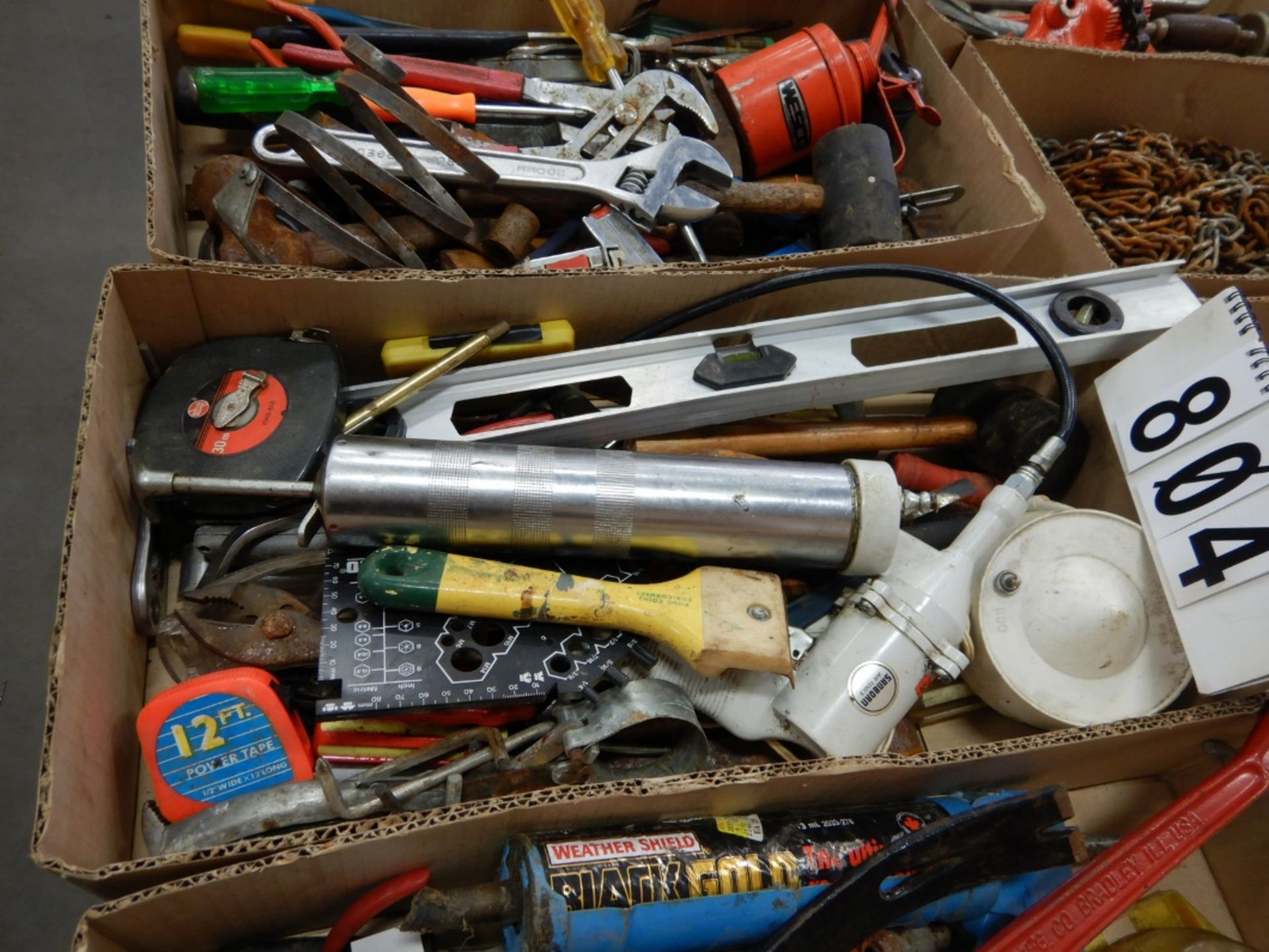 BOX OF ASSORTED HAND TOOLS - Image 2 of 2