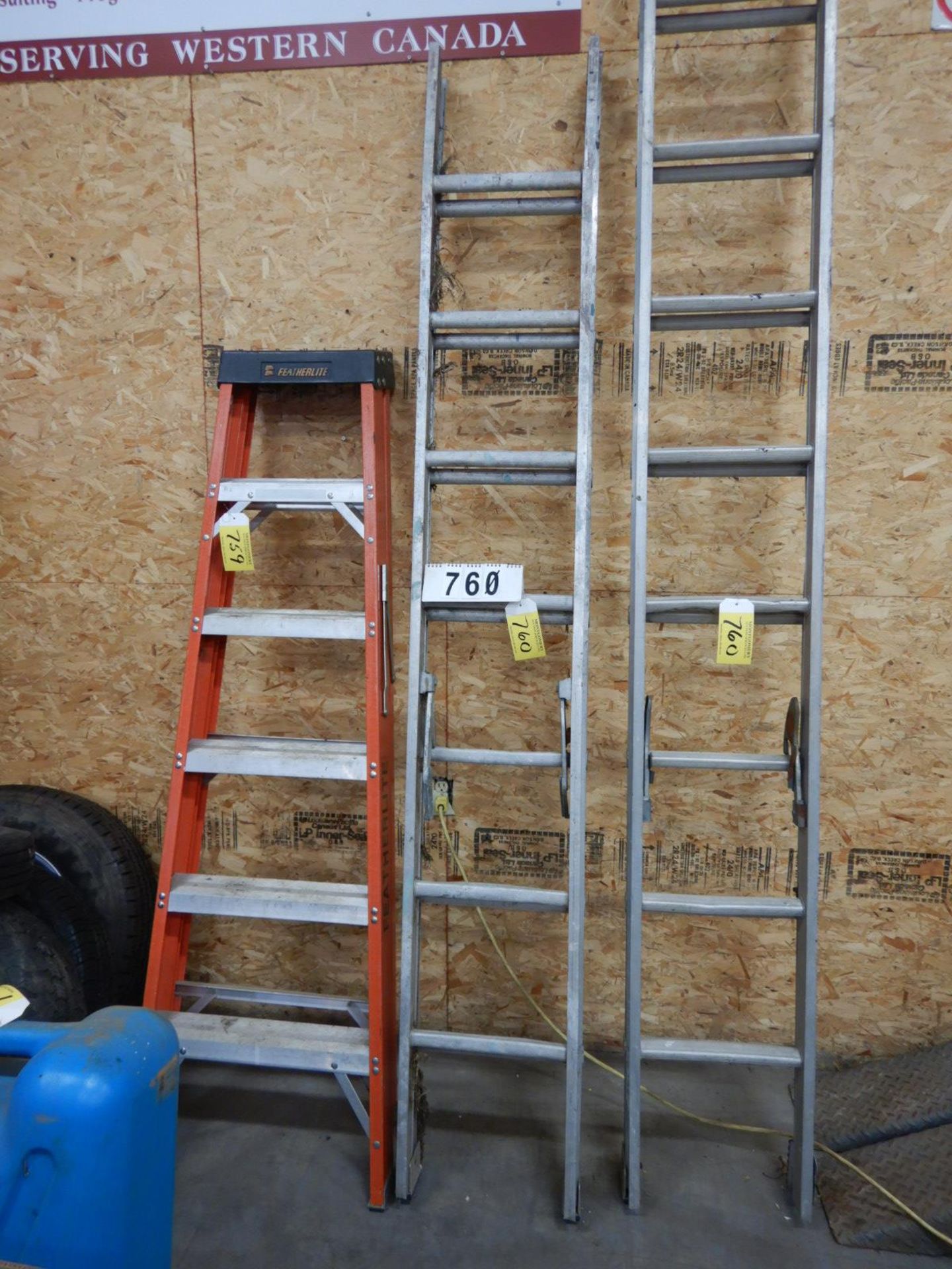 1-14 FT ALUMINUM EXTENSION LADDER, 1-20 FT ALUM. EXTENSION LADDER