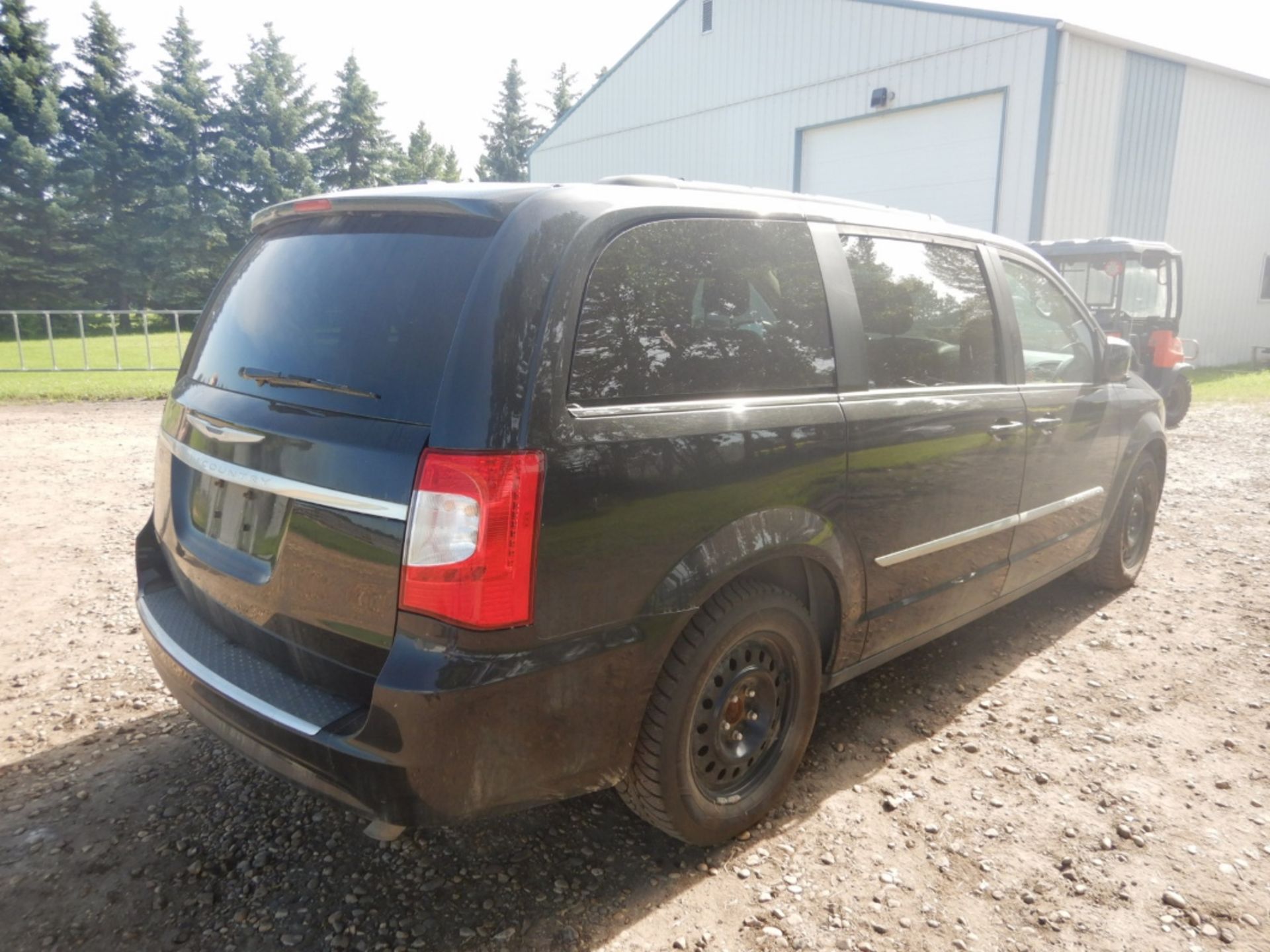 2015 CHRYSLER TOWN & COUNTRY SPORTS VAN, S/N 2C4RC1CG3FR504098, 151,357 KM SHOWING - Image 2 of 10