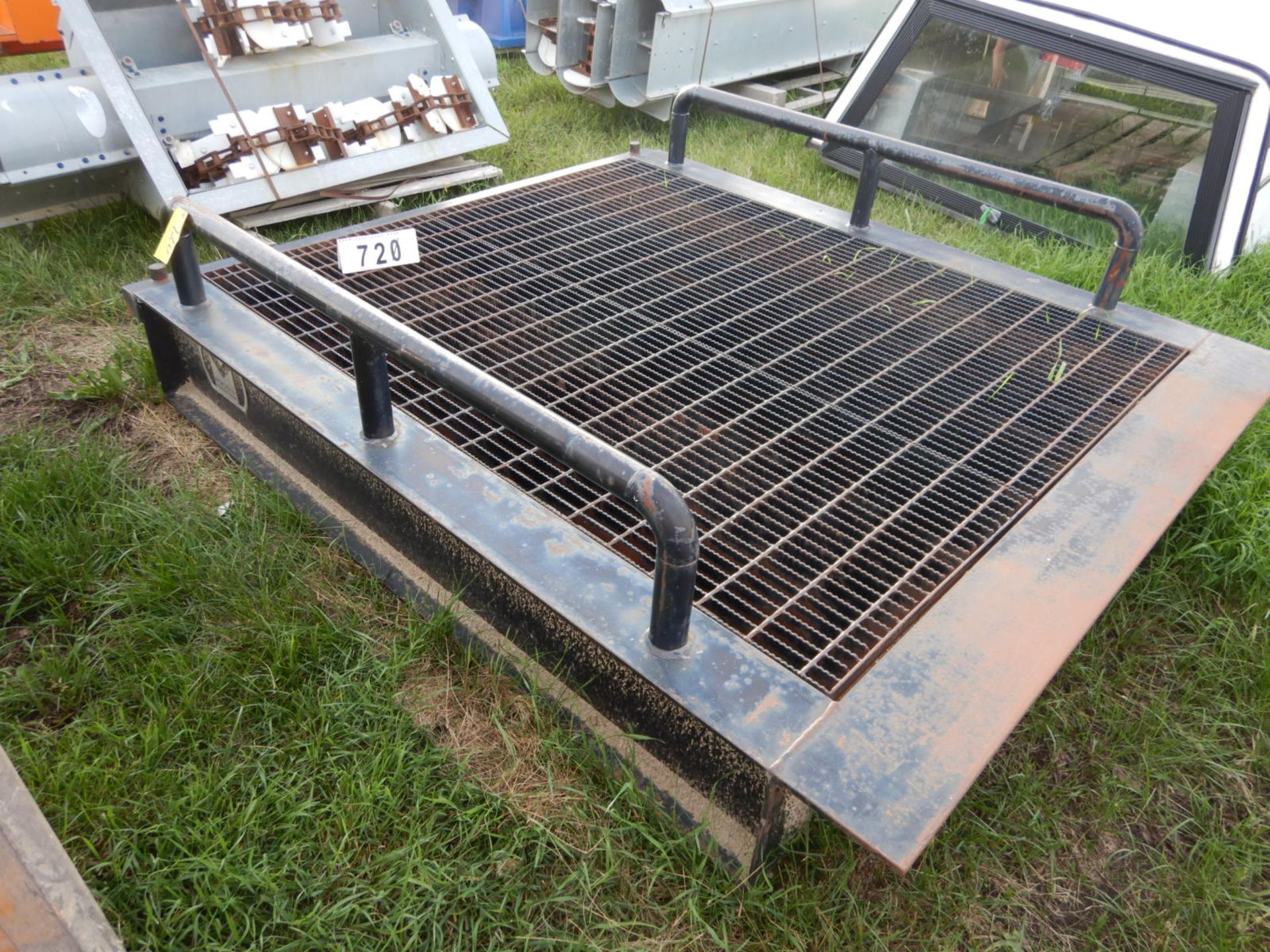 MORSKATE MFG STEEL RAMP DECK W/STEEL GRATING, 77"W X 87" L