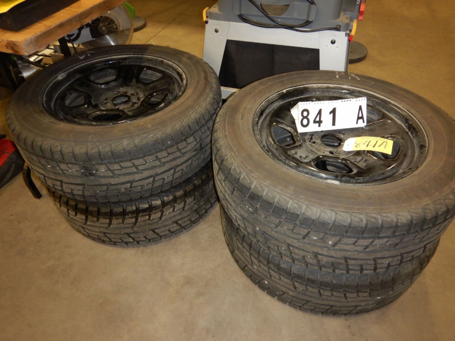 4-YOKAHAMA 245/60R18 ICE GUARD TIRES W/FORD RIMS (LESS THAN 3000 KM ON TIRES)